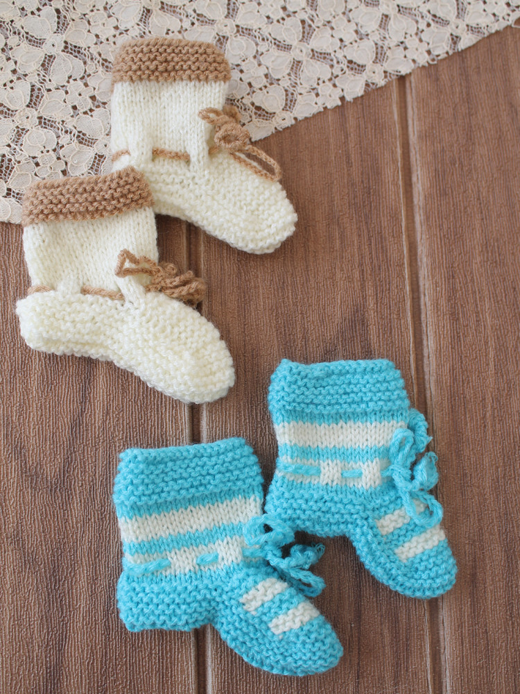 Image of Woonie Handknitted Socks with Striped &amp; Self Design Pack of 2 - Cream &amp; Light Blue