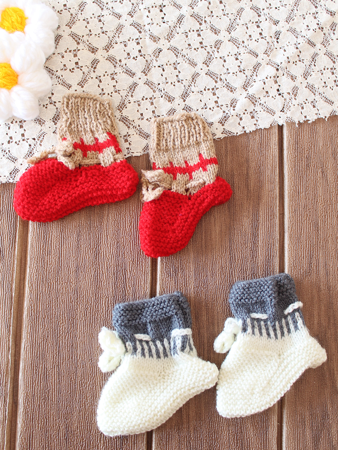 Woonie HandKnitted Ankle Length Socks with Self Design Pack of 2 - Red & Cream