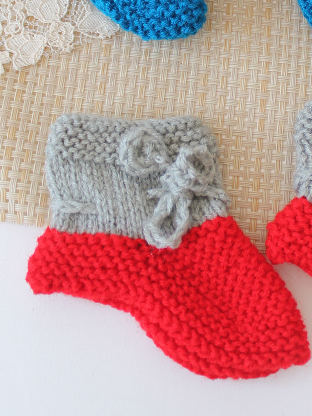 Woonie HandKnitted Ankle Length Socks with Self Design Pack of 2 - Red & Blue