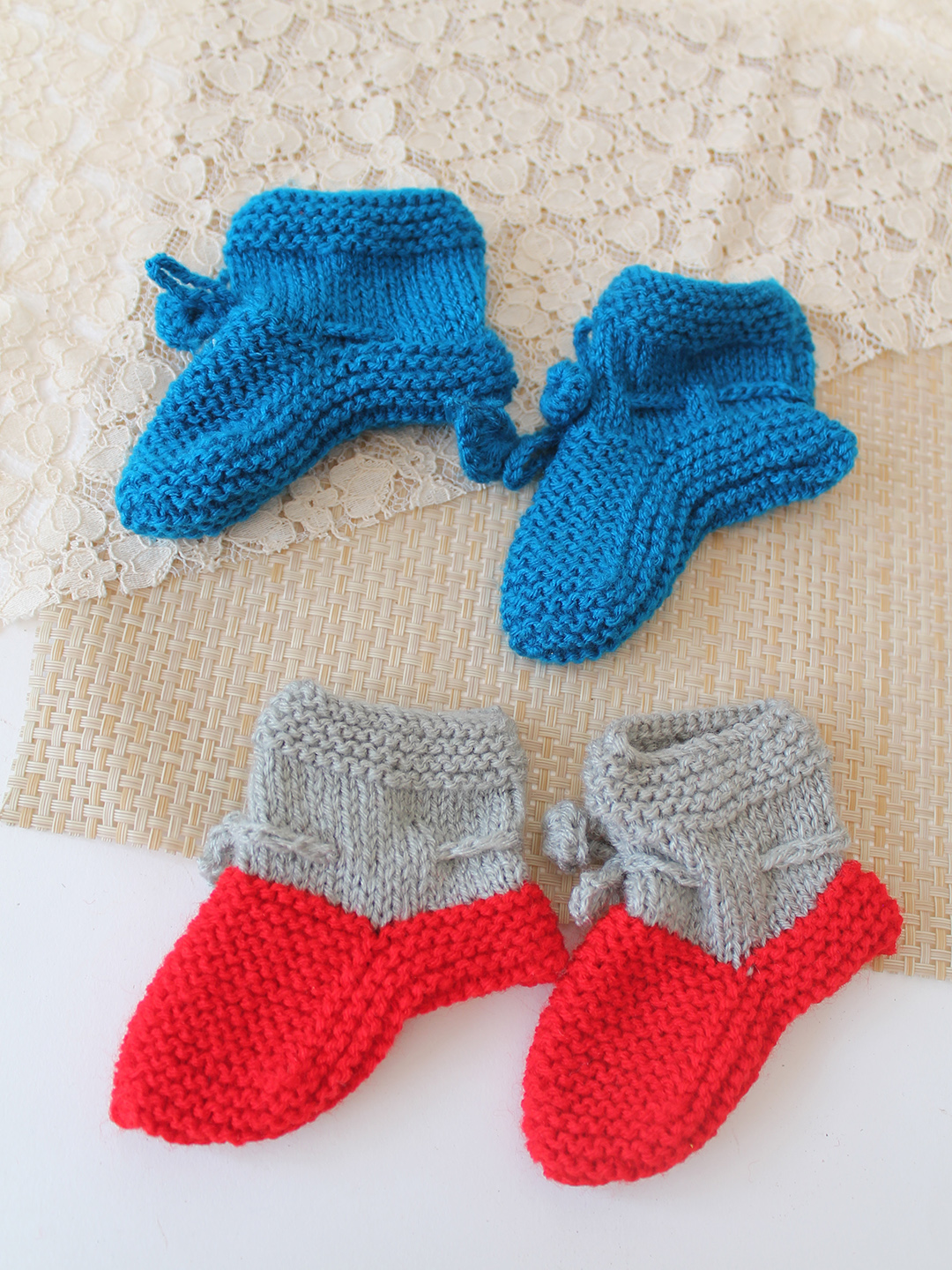 Woonie HandKnitted Ankle Length Socks with Self Design Pack of 2 - Red & Blue