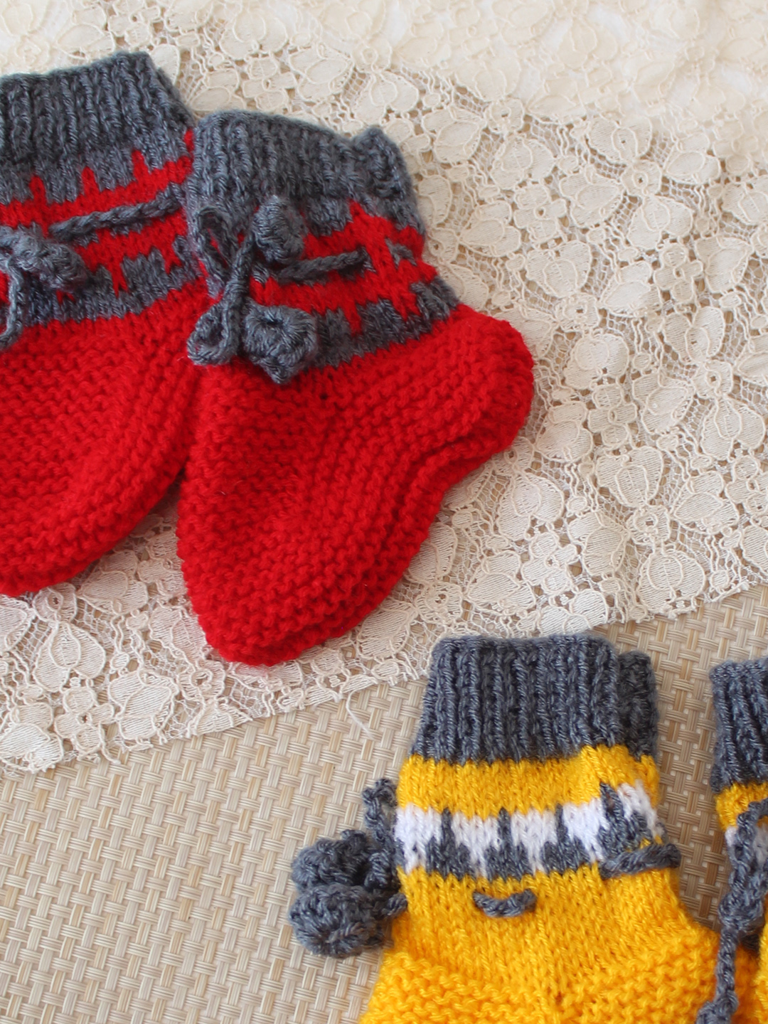 Woonie HandKnitted Ankle Length Socks with Self Design Pack of 2 - Yellow & Red