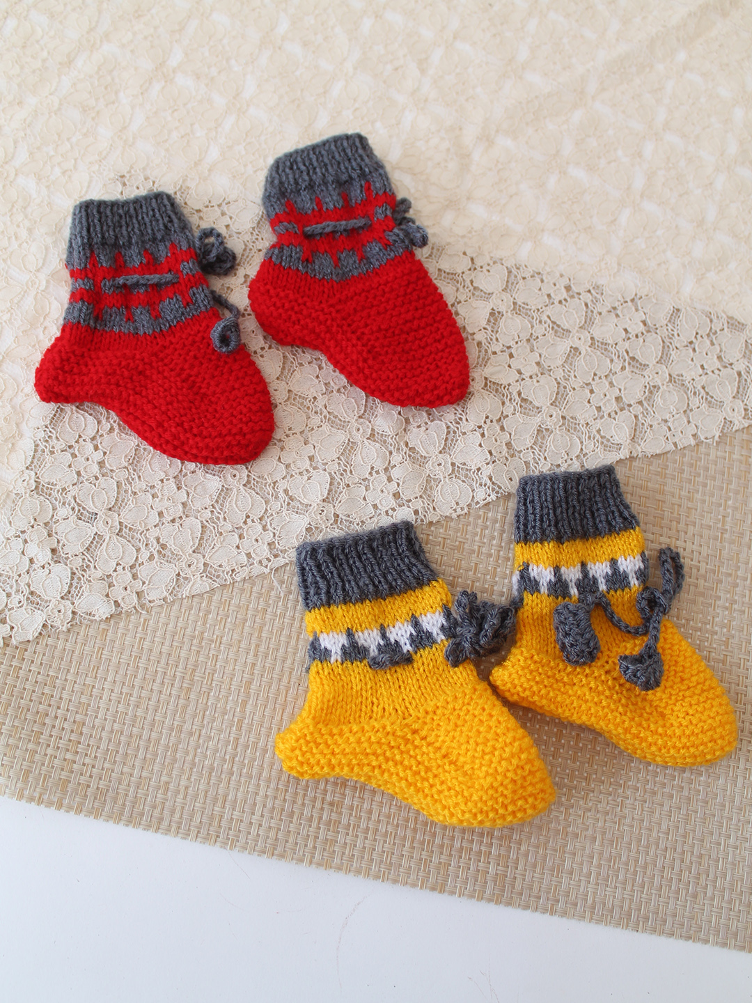 Woonie HandKnitted Ankle Length Socks with Self Design Pack of 2 - Yellow & Red