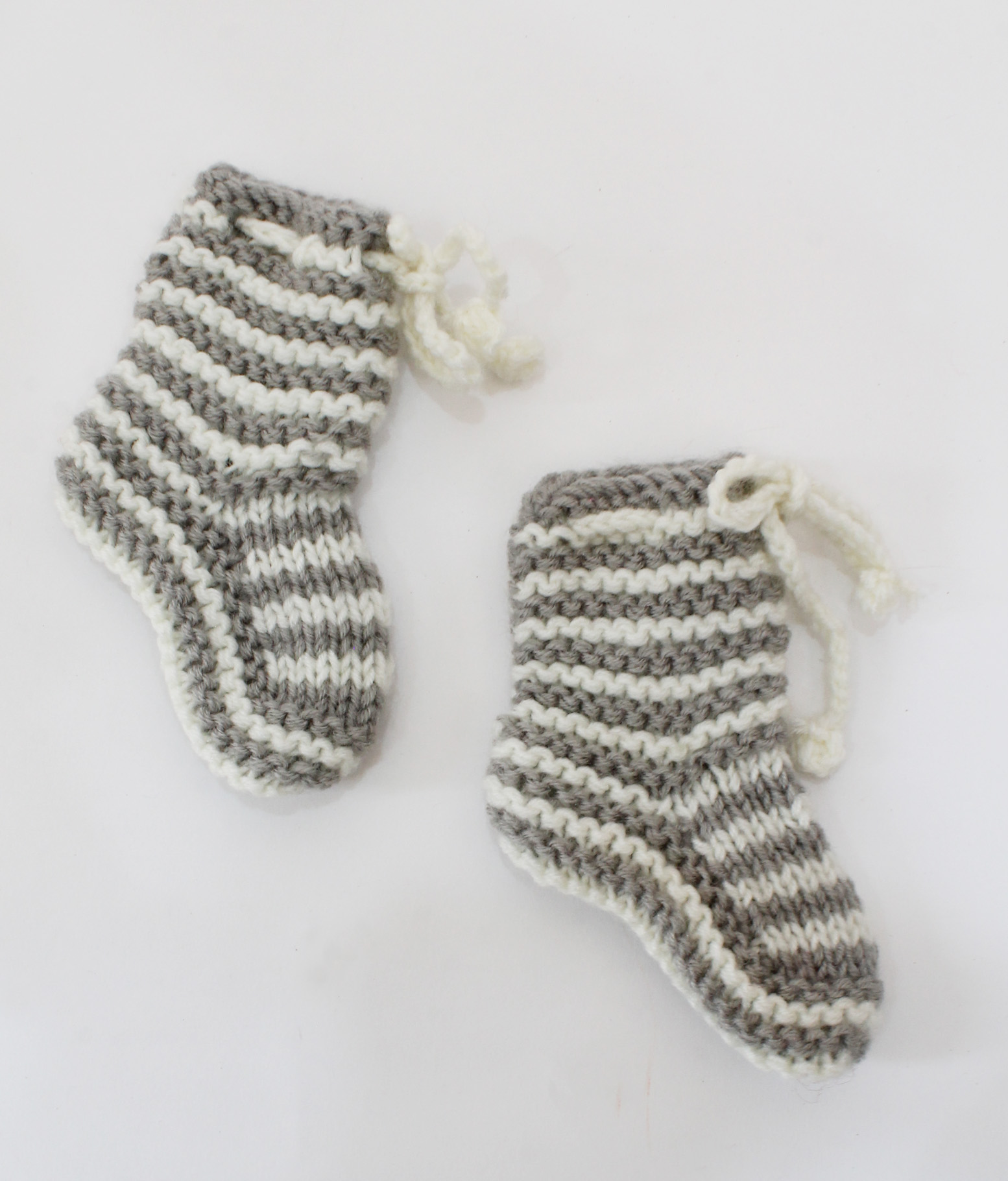 Woonie Handmade Knitted Striped Pattern Socks-Grey & White