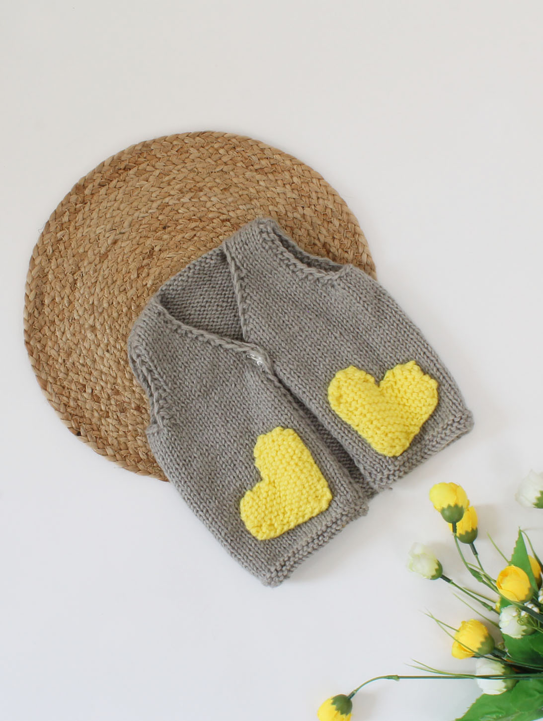 Woonie Handmade Sleeveless Knitted Heart Detailing Vest-Grey