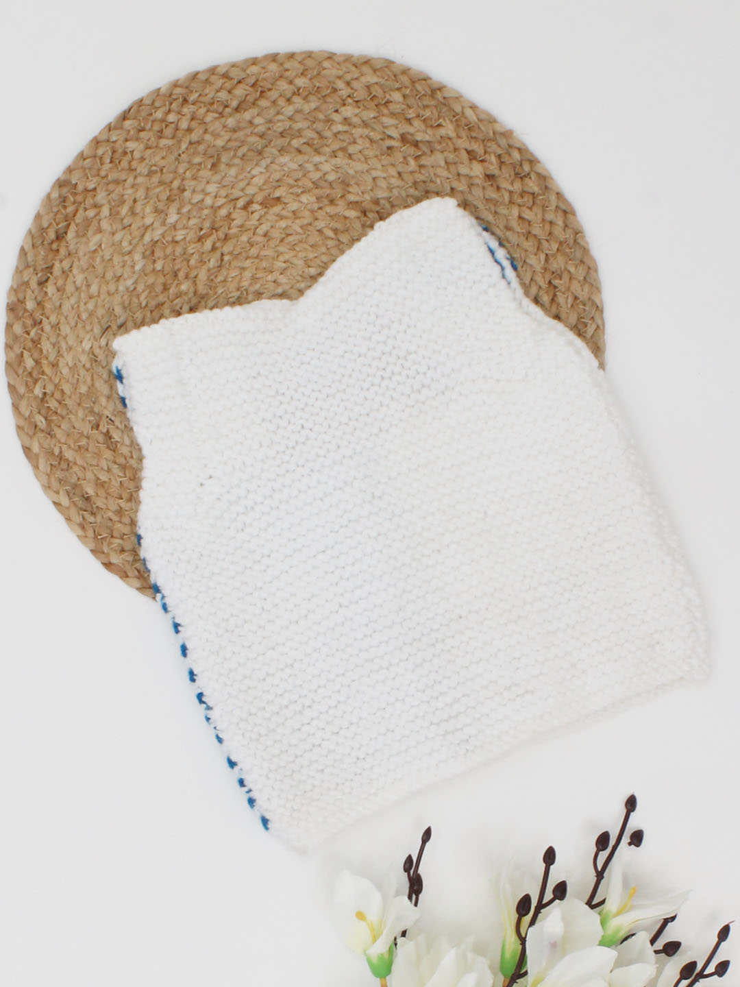 Woonie Handmade Sleeveless Striped & Rabbit Design Knitted Vest-White