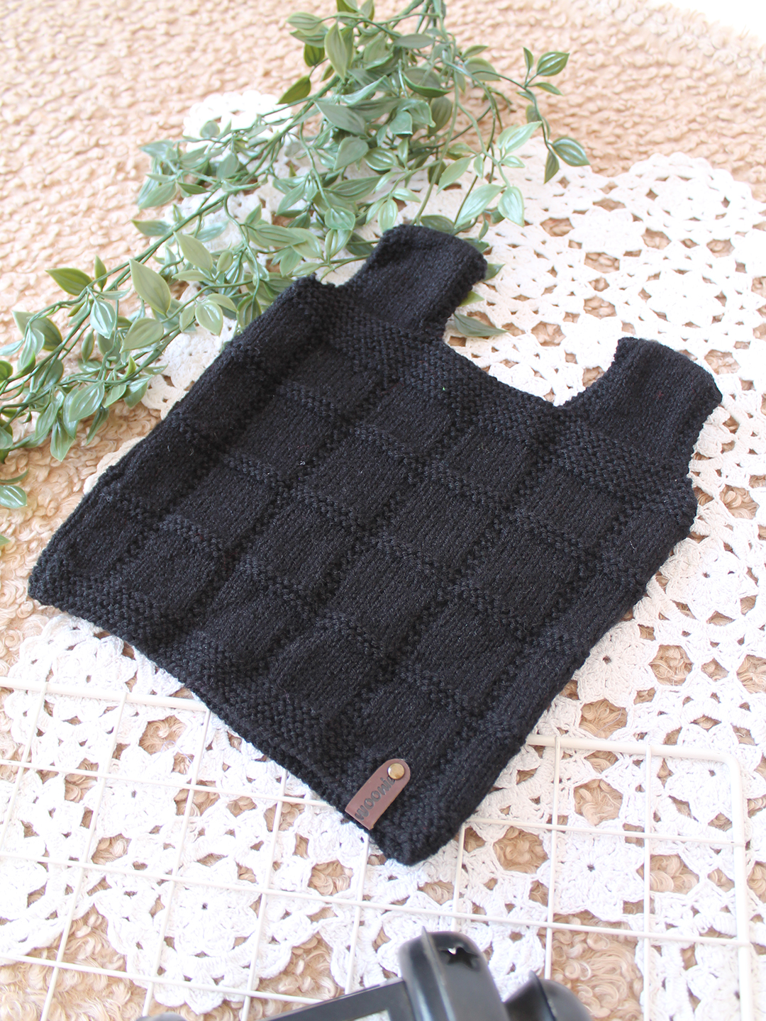 Woonie Handknitted Self Design Vest - Black