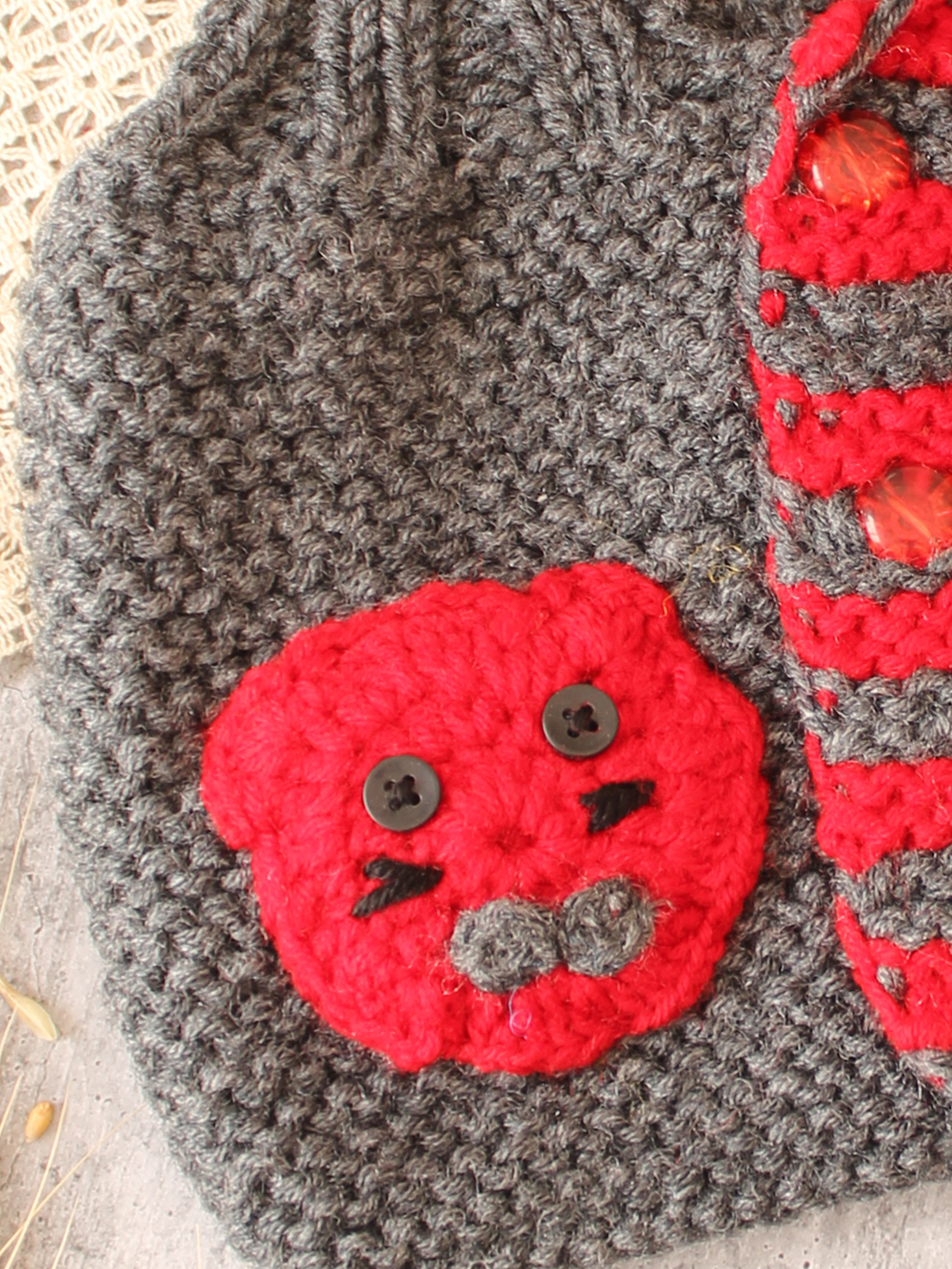 Woonie Handknitted Cat Applique Vest - Grey