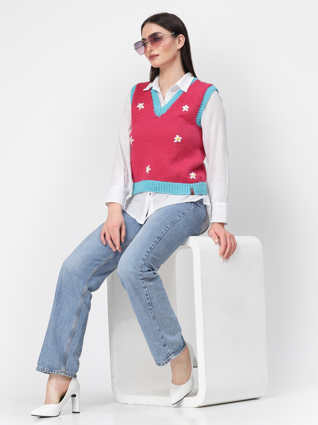 Handknitted Floral Embroidery Sleeveless Womens Magenta Sweater