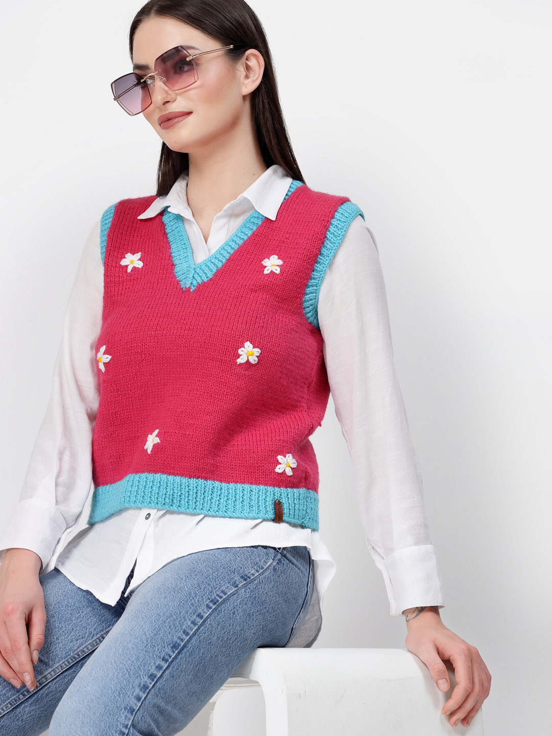 Handknitted Floral Embroidery Sleeveless Womens Magenta Sweater