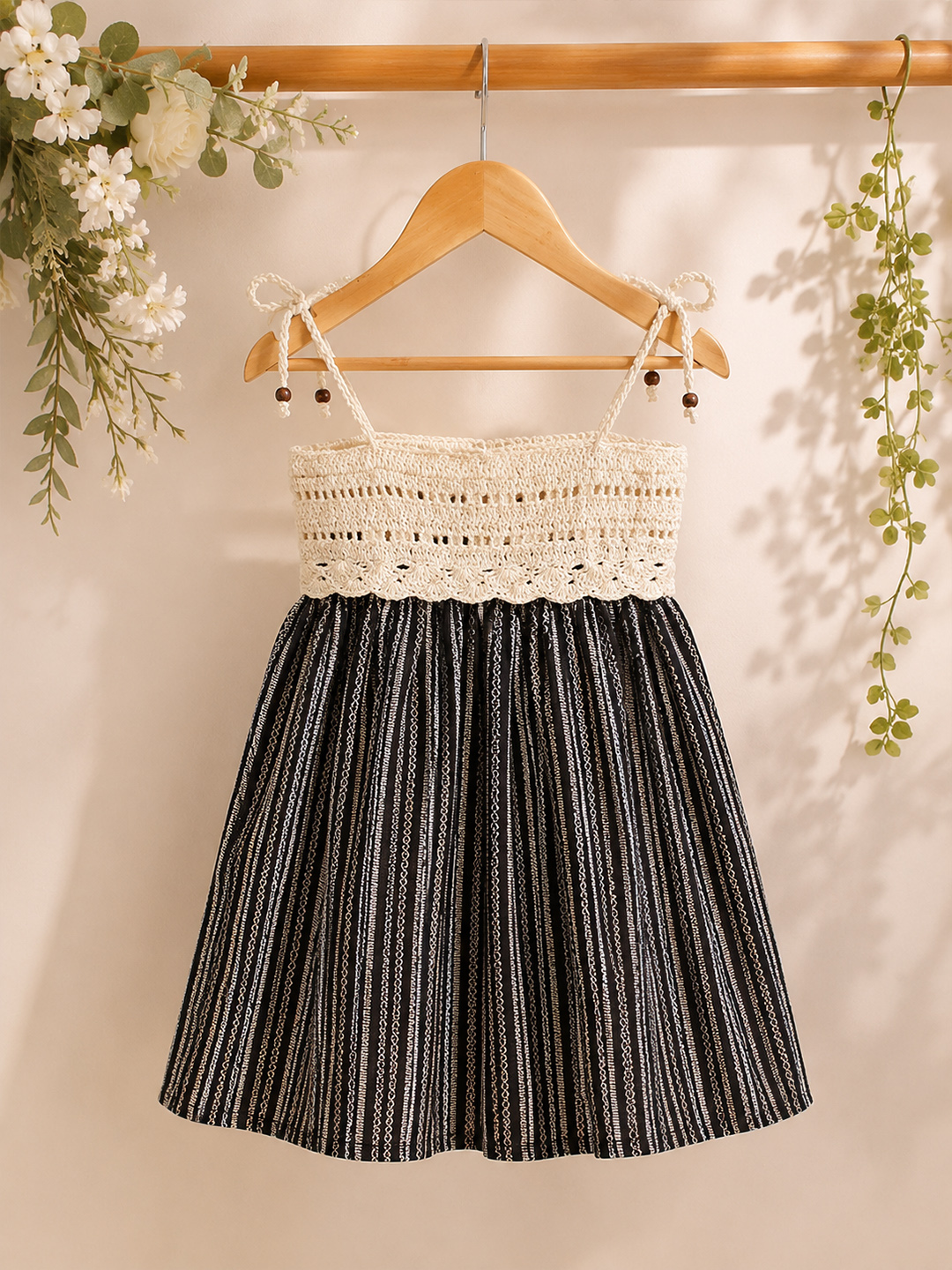 Woonie Printed Crochet Detailed Dress - Black
