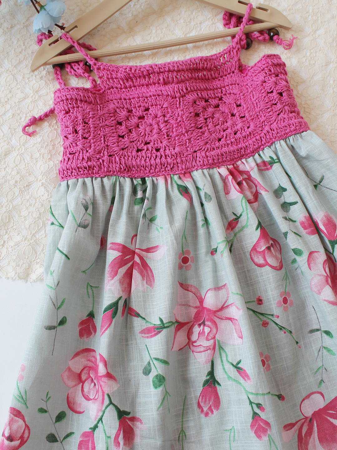 Woonie Cotton Hand Knitted Sleeveless Floral Printed Crochet Detailed Dress - Light Green