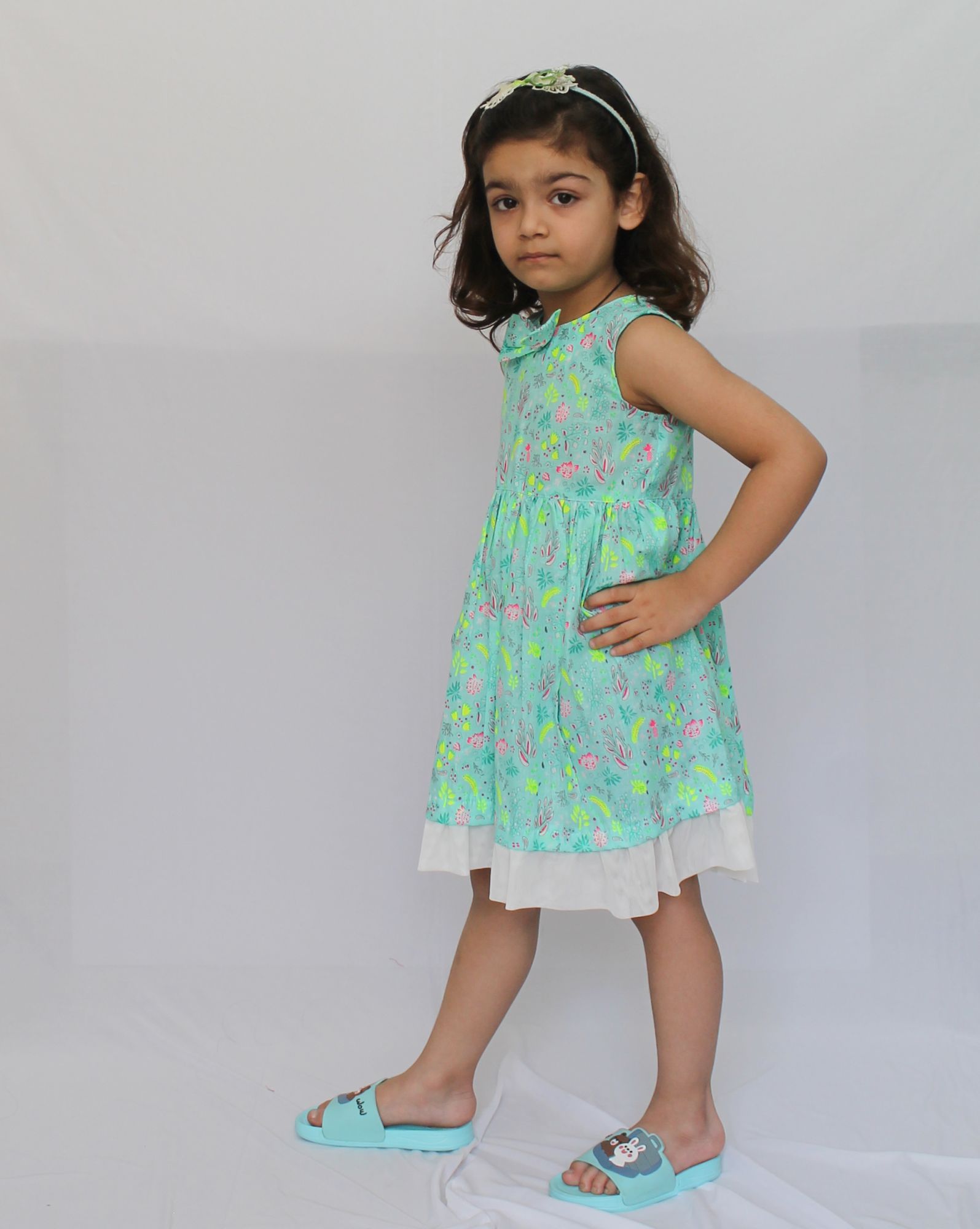 Woonie Sleeveless All Over Floral Print Dress - Green