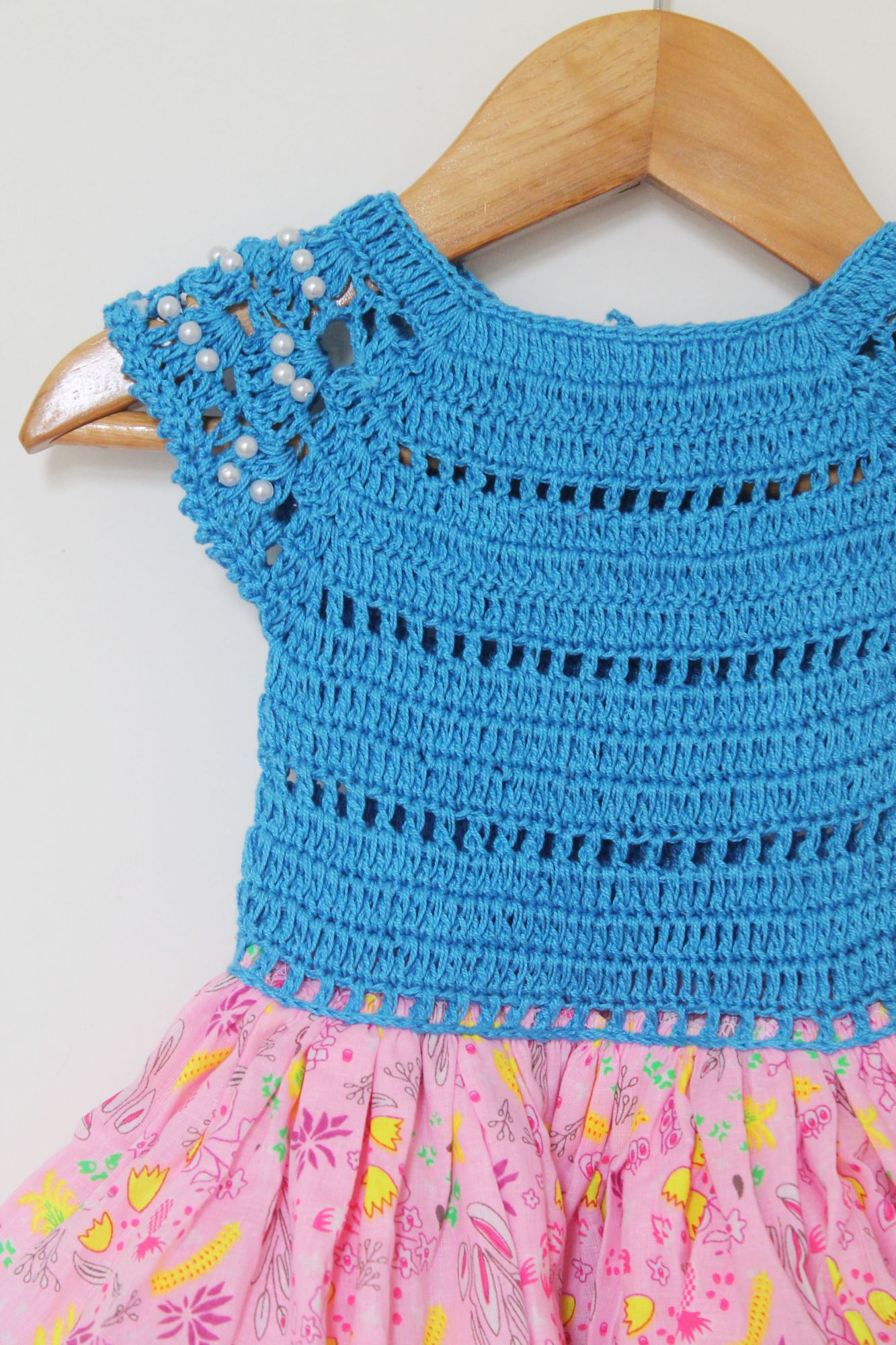 Woonie Sleeveless Crochet Pearl Embellished Printed Summer Dress - Blue