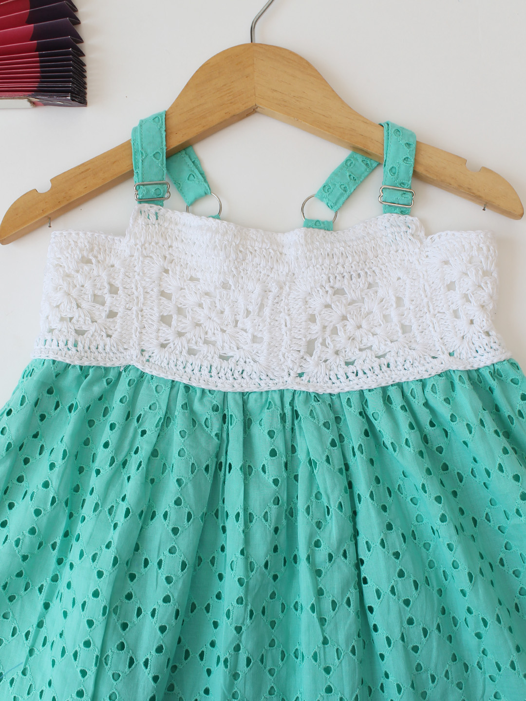 Woonie Schiffli Embroidered Sleeveless Crochet Summer Dress - Green