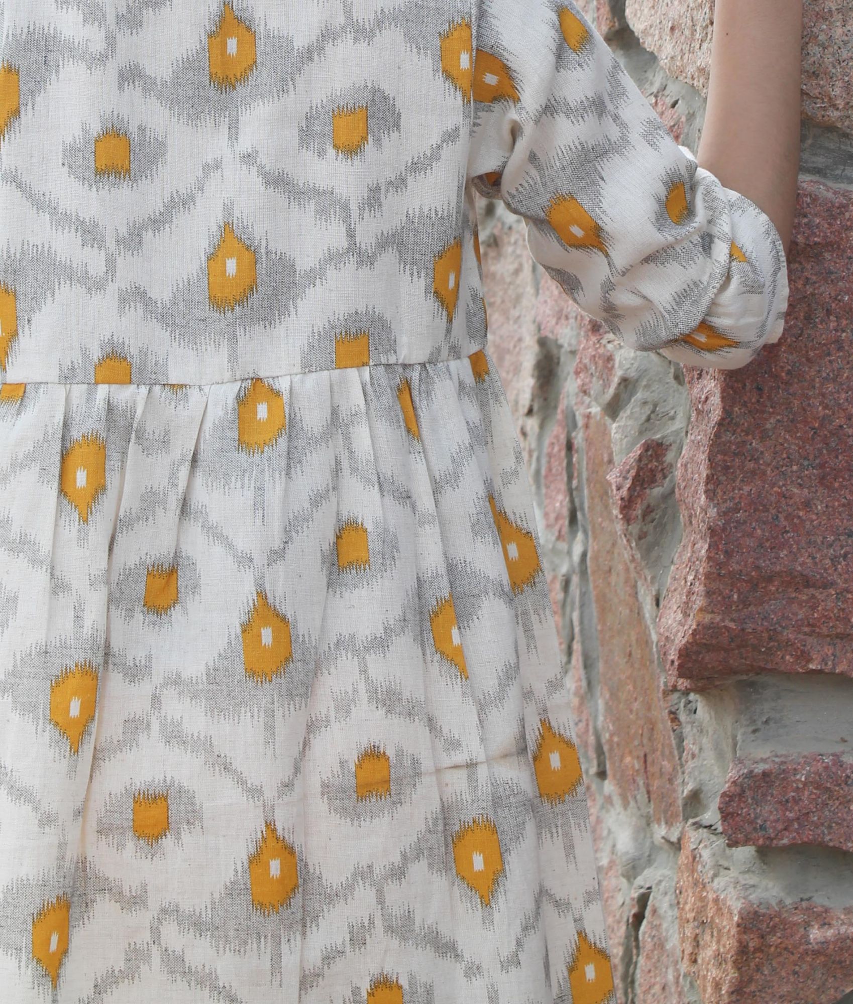 Woonie Three Fourth Sleeves Printed Kurta With Straight Pants - Yellow