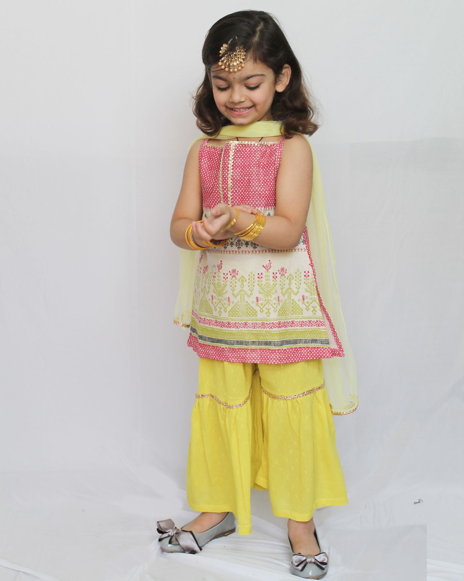 Woonie Sleveless Geometric Design Kurti With Sharara Pants - Multi Color