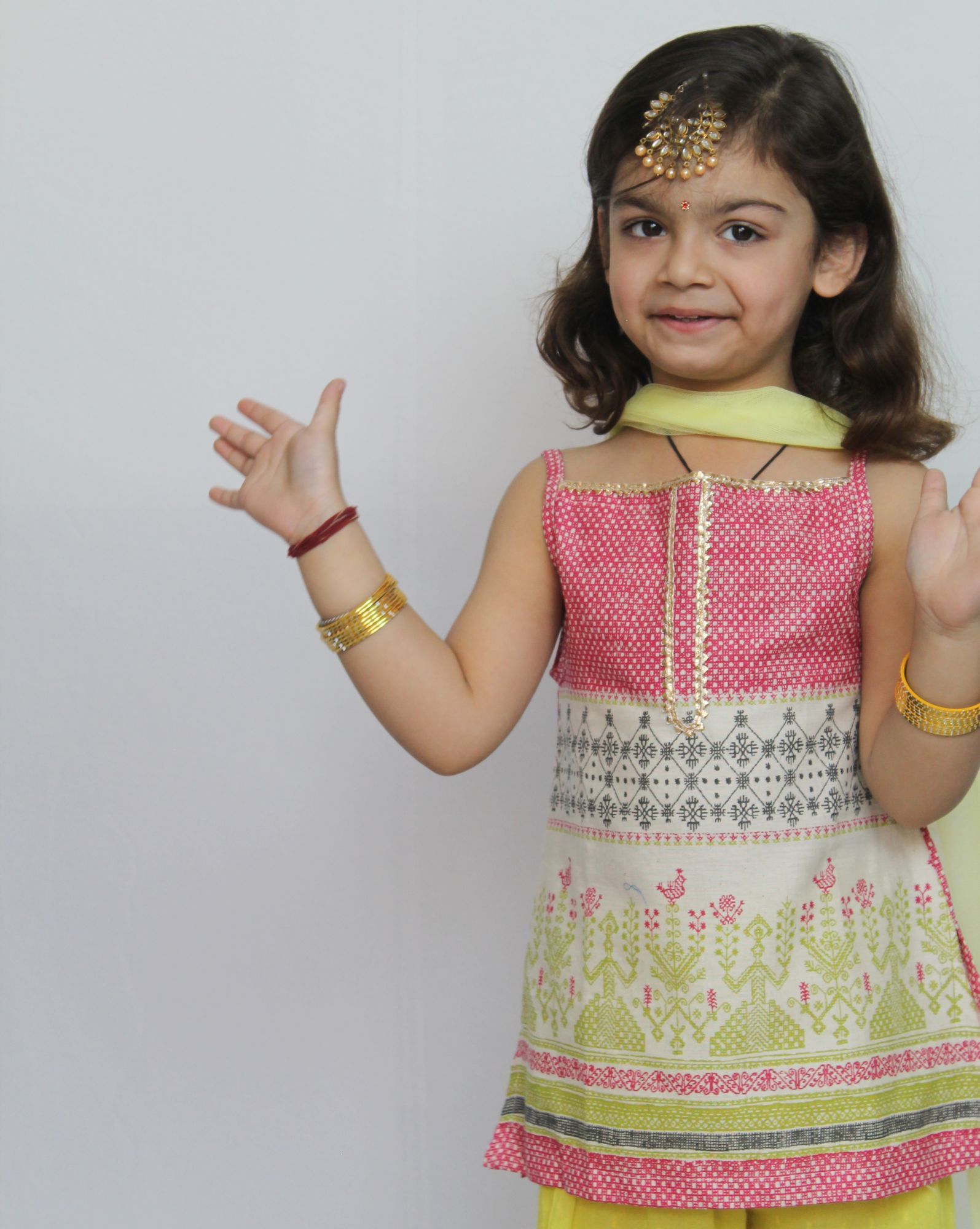 Woonie Sleveless Geometric Design Kurti With Sharara Pants - Multi Color