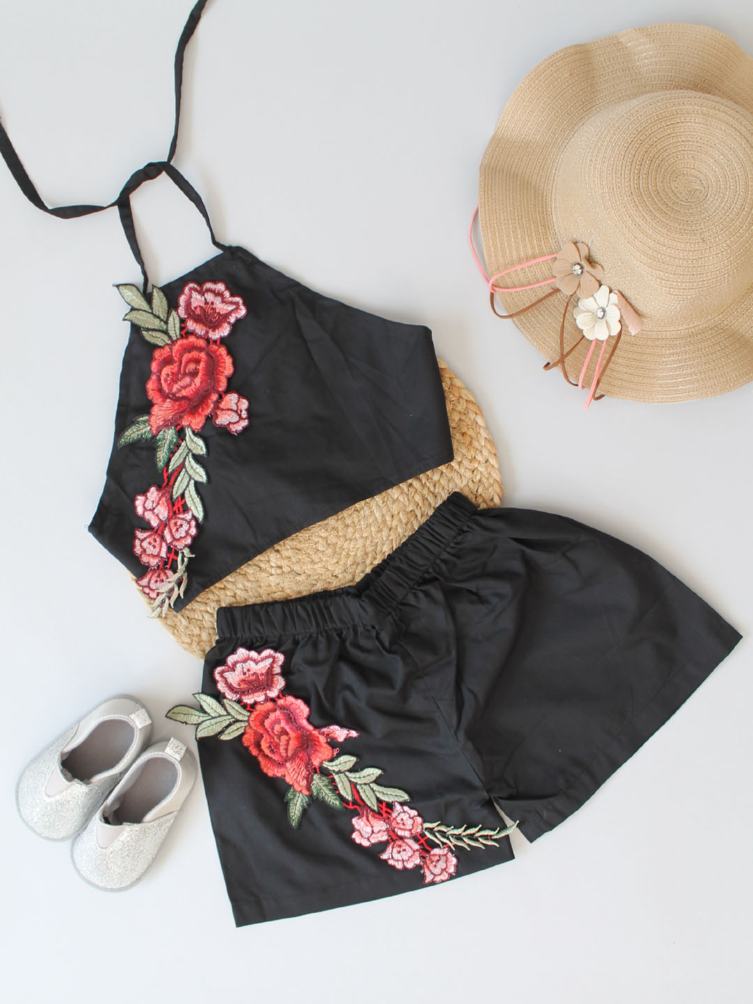 Woonie Sleeveless Halter Neck Top With Shorts-Black