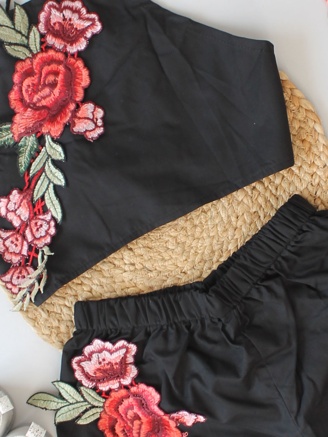 Woonie Sleeveless Halter Neck Top With Shorts-Black