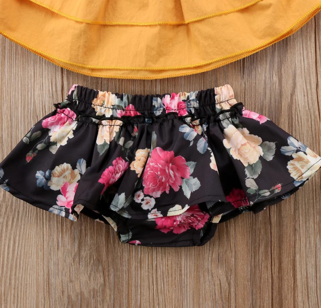 Woonie Sleeveless Top With Multicoloured Shorts- Yellow