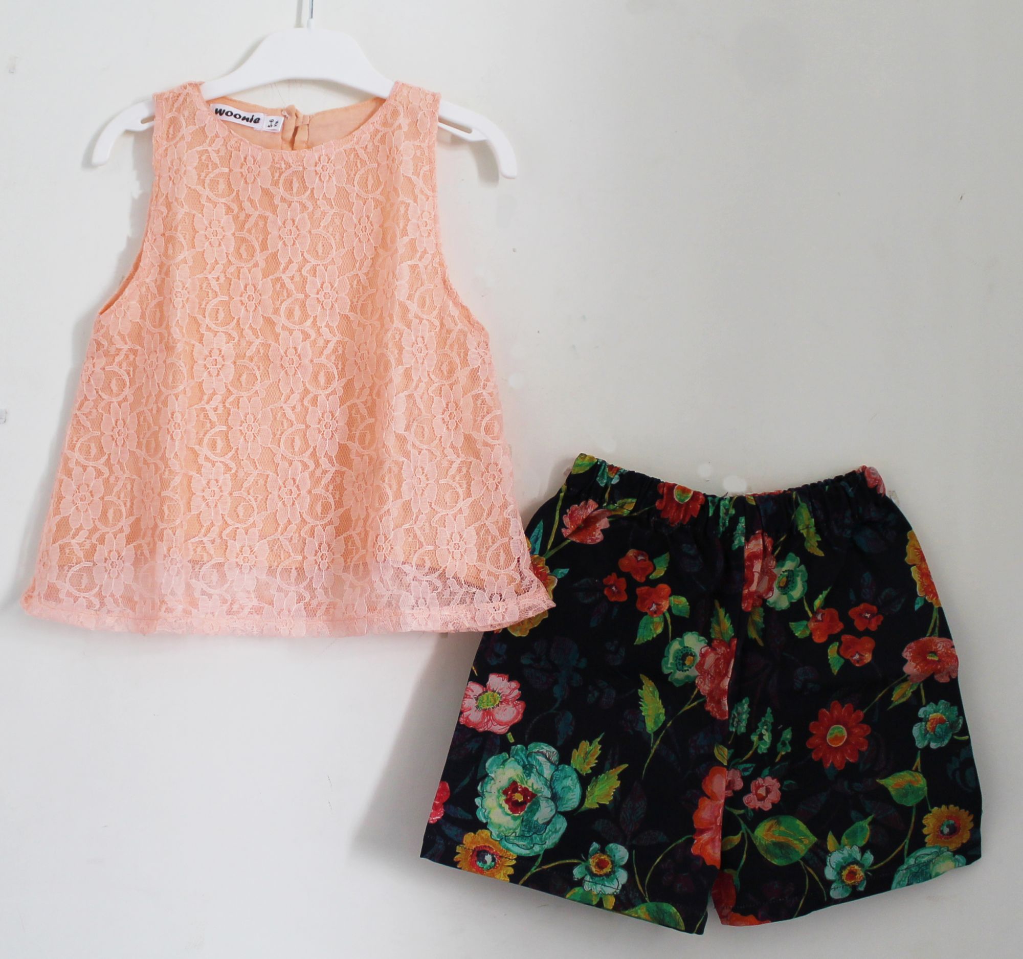 Woonie Sleeveless Flower Embroidery Top With Shorts - Peach