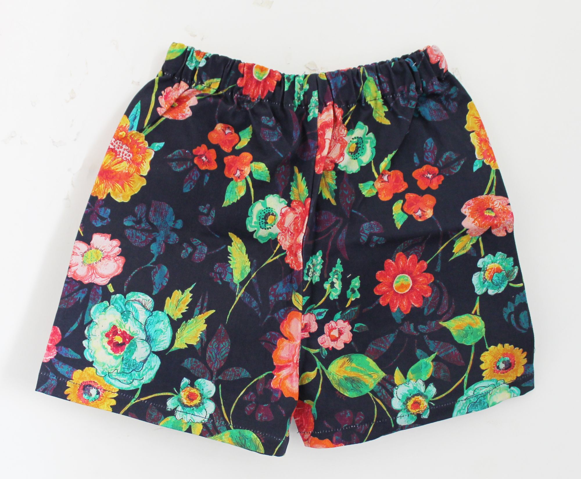 Woonie Sleeveless Flower Embroidery Top With Shorts - Peach