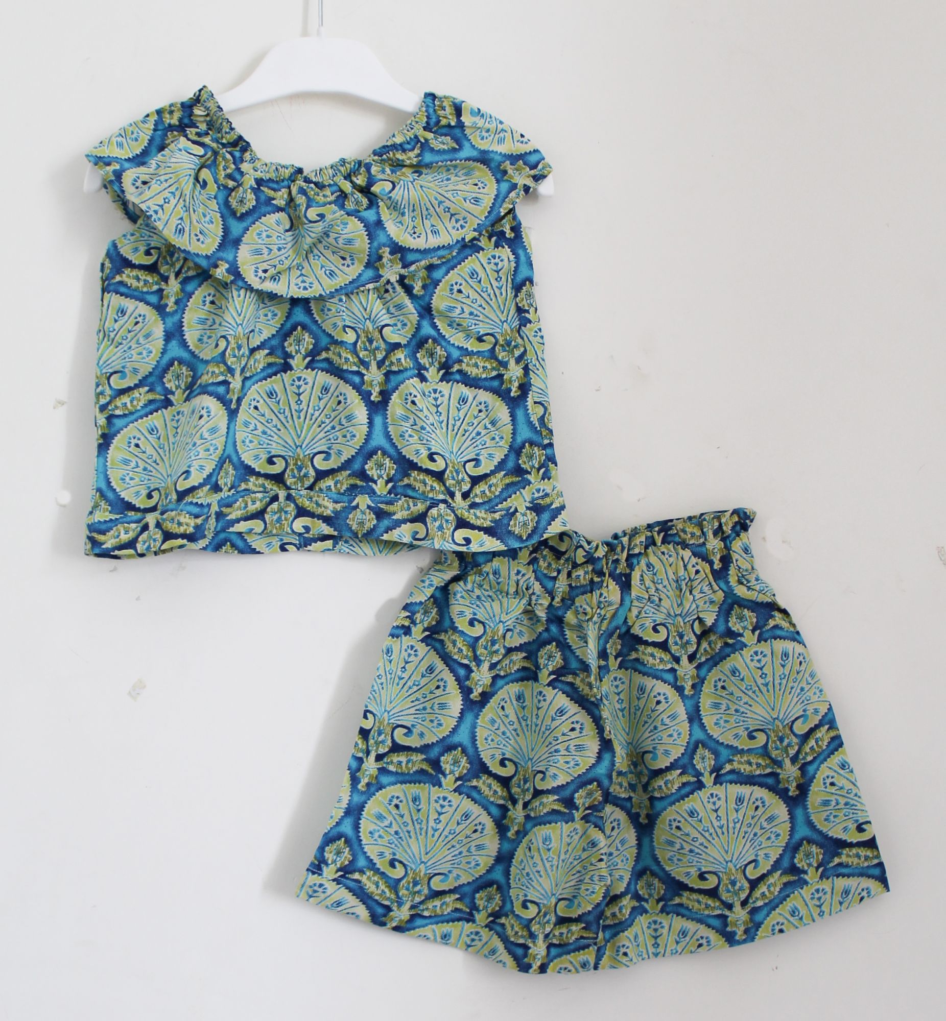Woonie Sleeveless Printed Top With Skirt - Blue