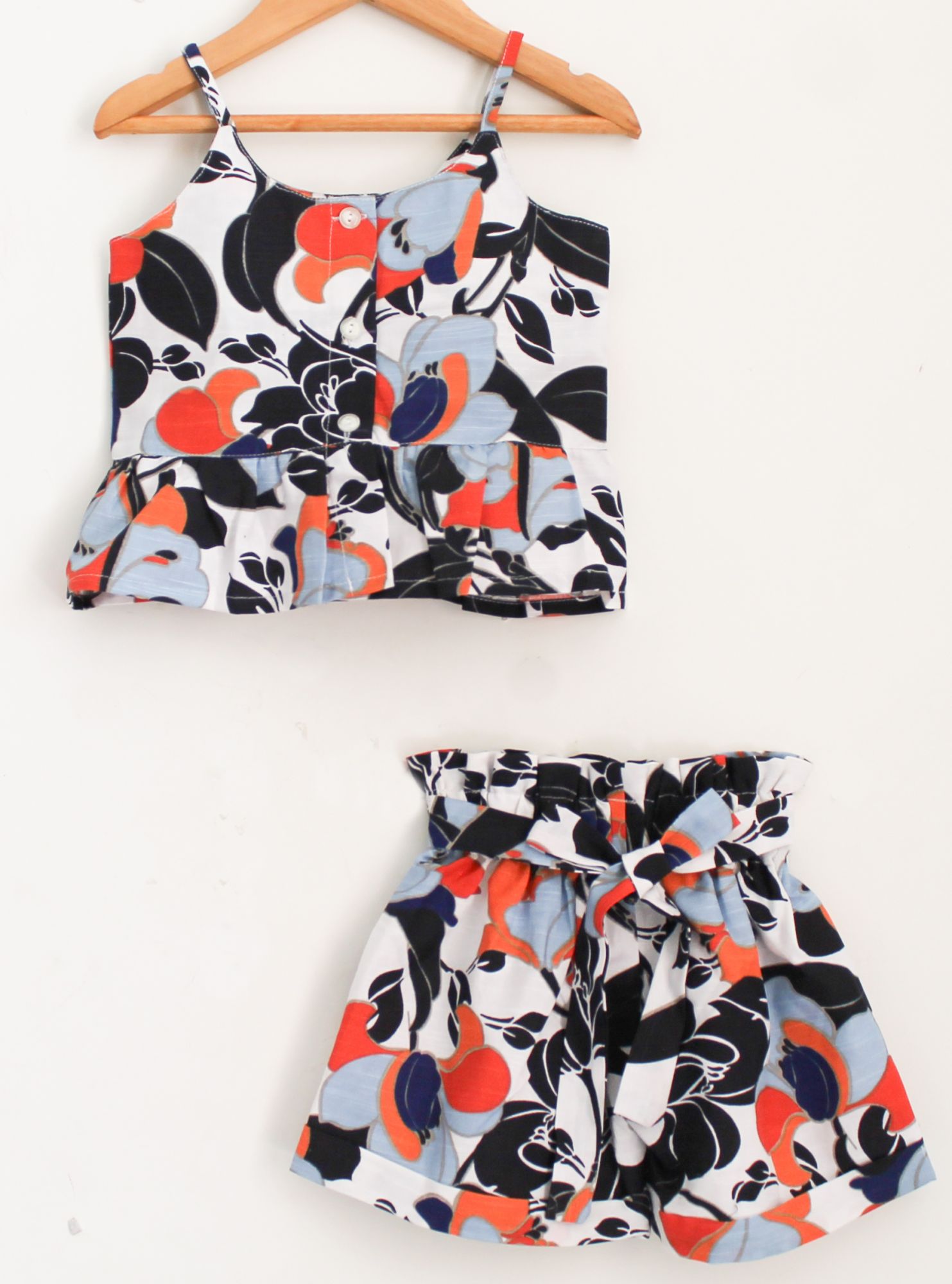 Woonie Sleeveless Abstract Floral Design Top With Shorts - Multi Color