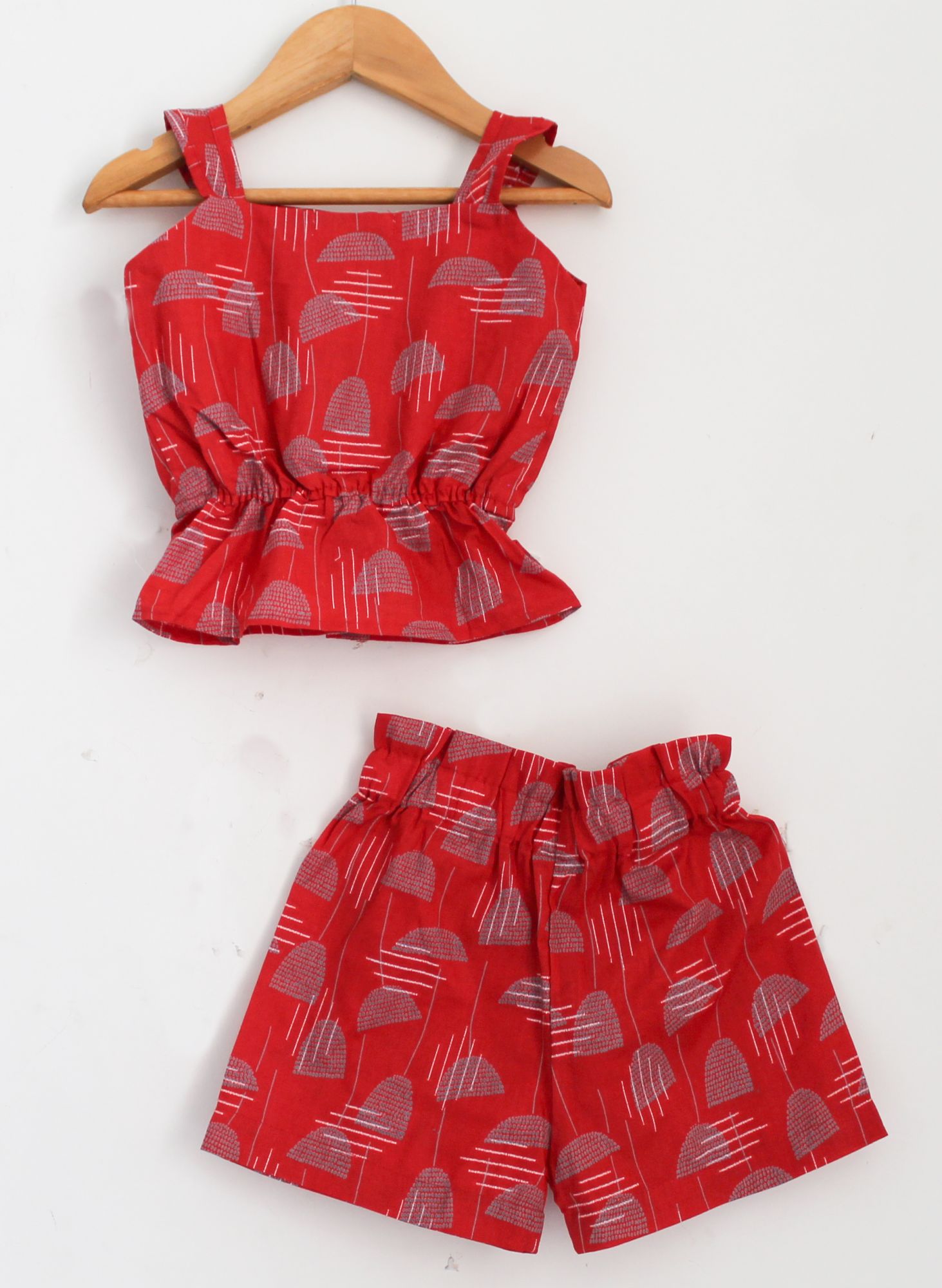 Woonie Sleeveless Leaves Print Top With Shorts - Red