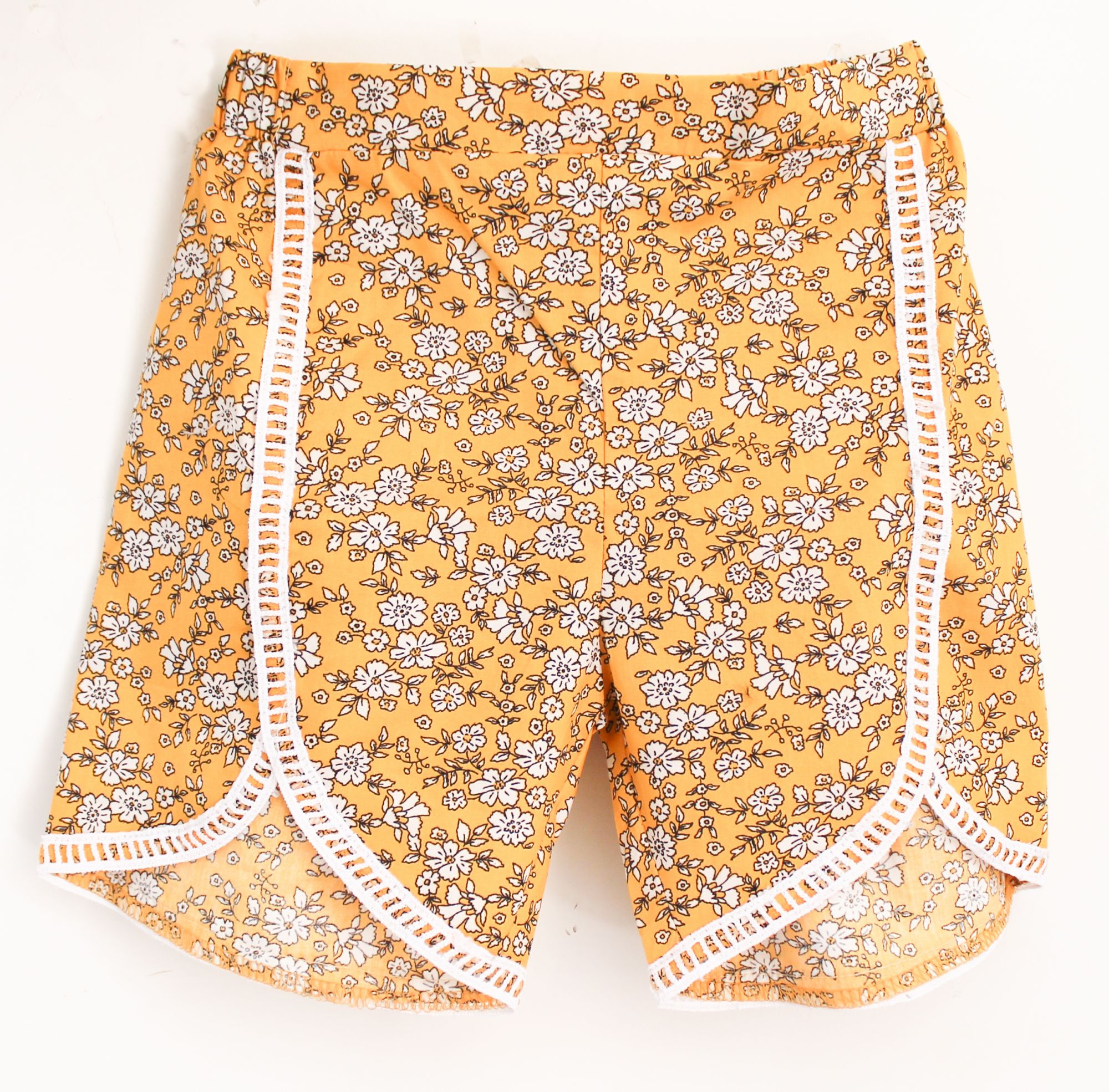 Woonie Sleeveless Sweet Heart Neck All Over Flower Print Top With Shorts - Yellow