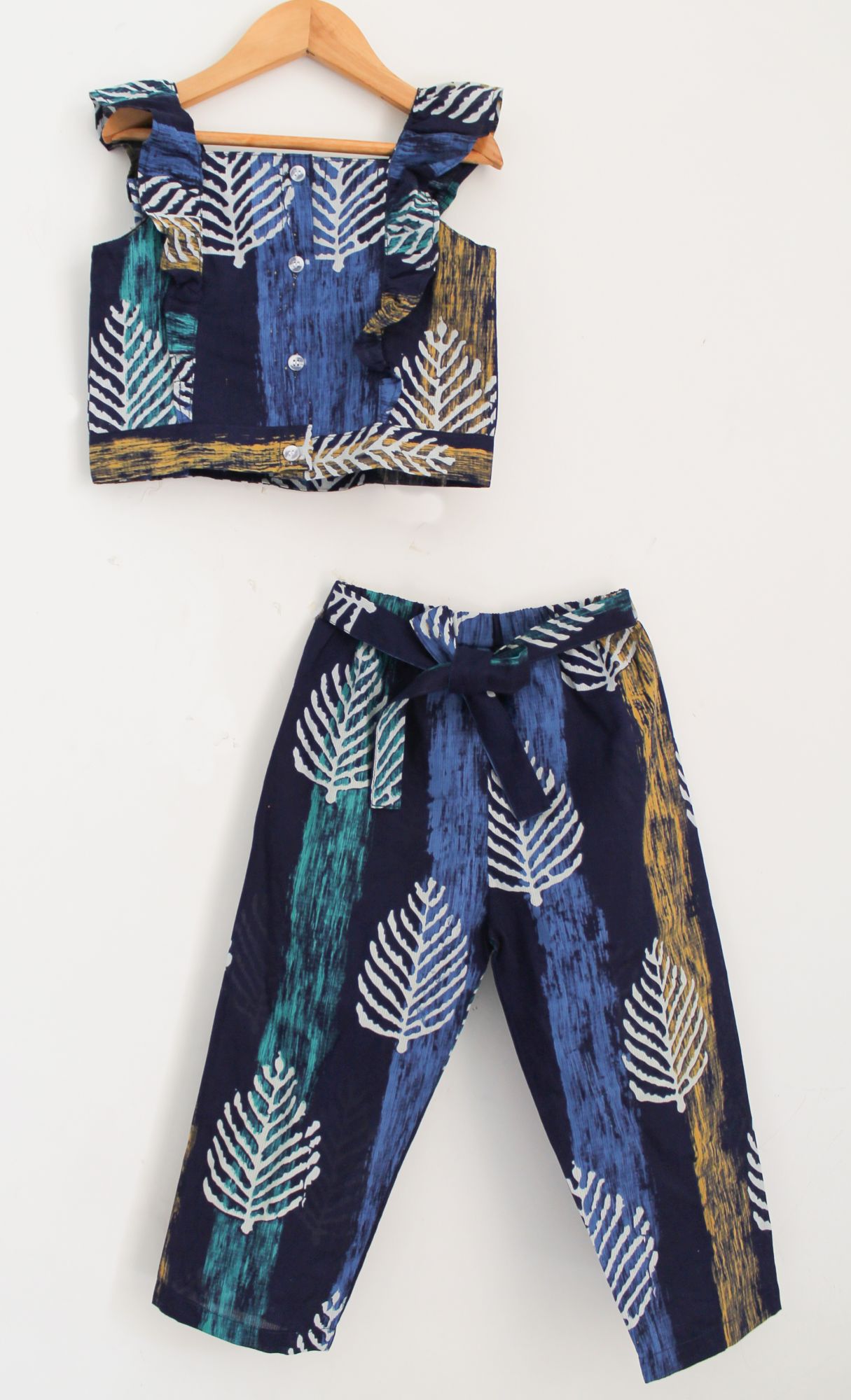 Woonie Sleeveless Leaves Print Top With Pants  Blue