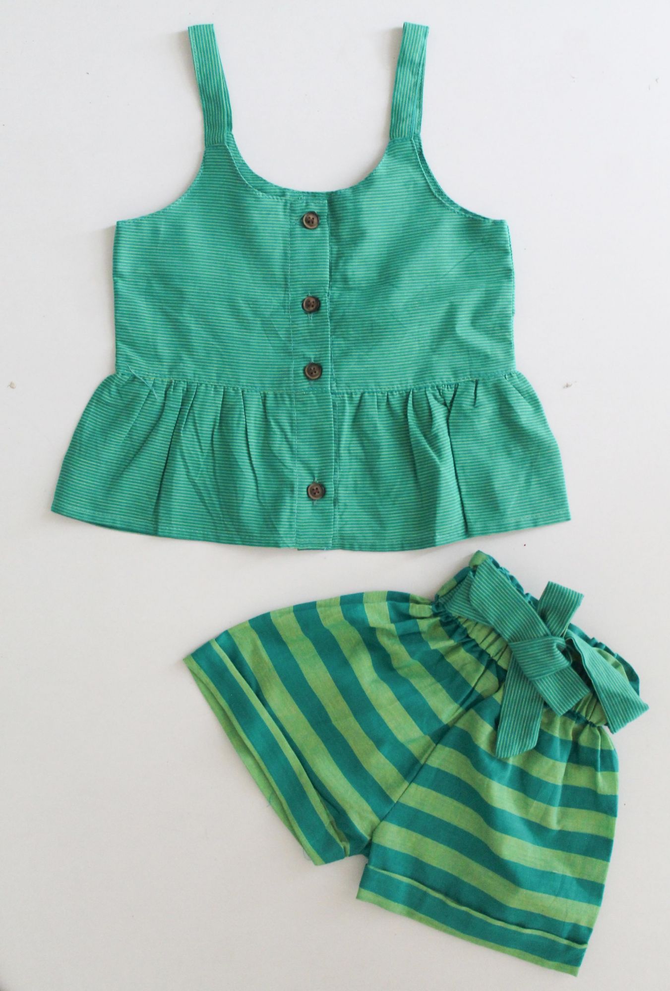 Woonie Sleeveless Striped Top With Shorts - Green
