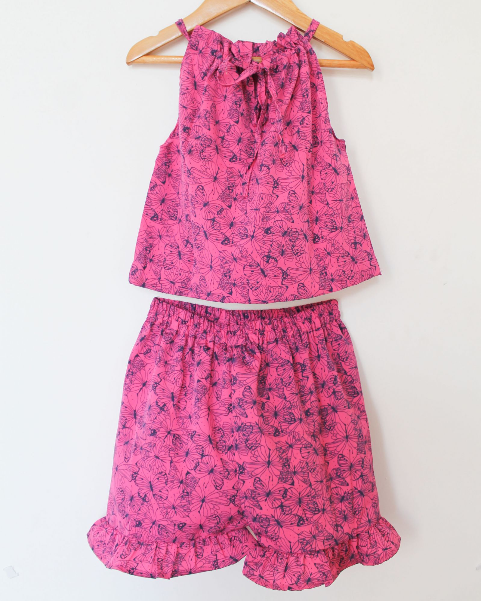 Woonie Sleeveless Butterfly Printed Top And Shorts Set - Pink