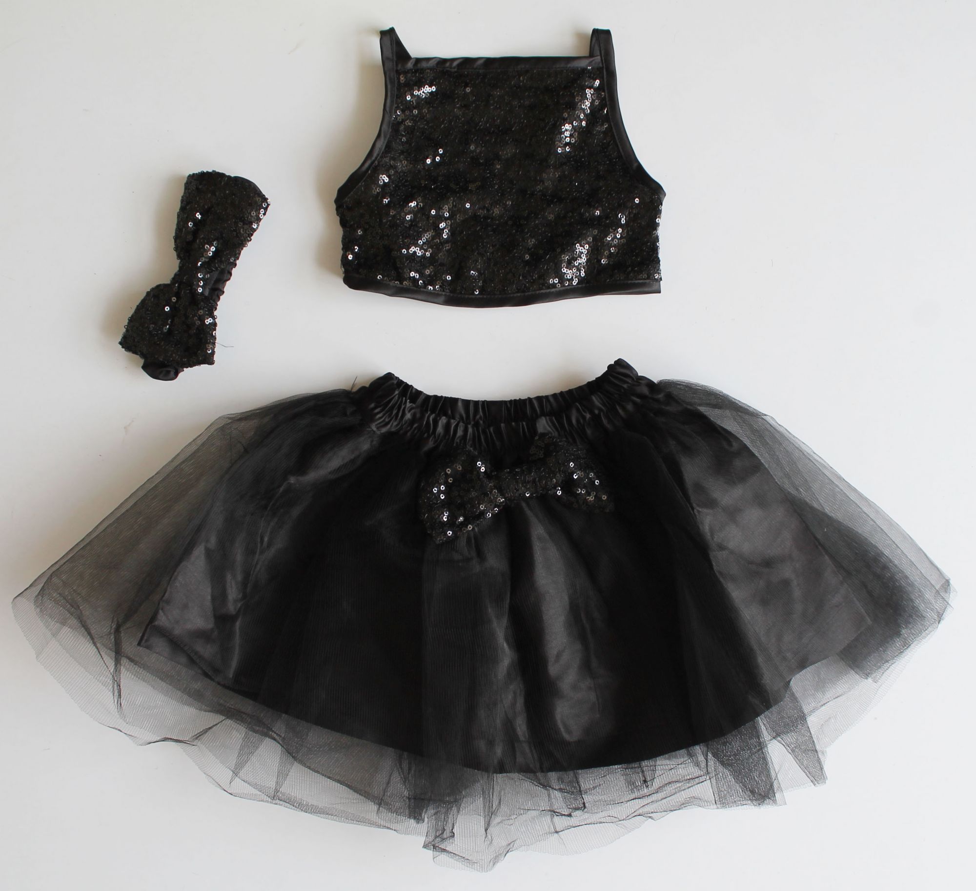 Woonie Sleeveless Stylish Sequined Set With Headband-Black
