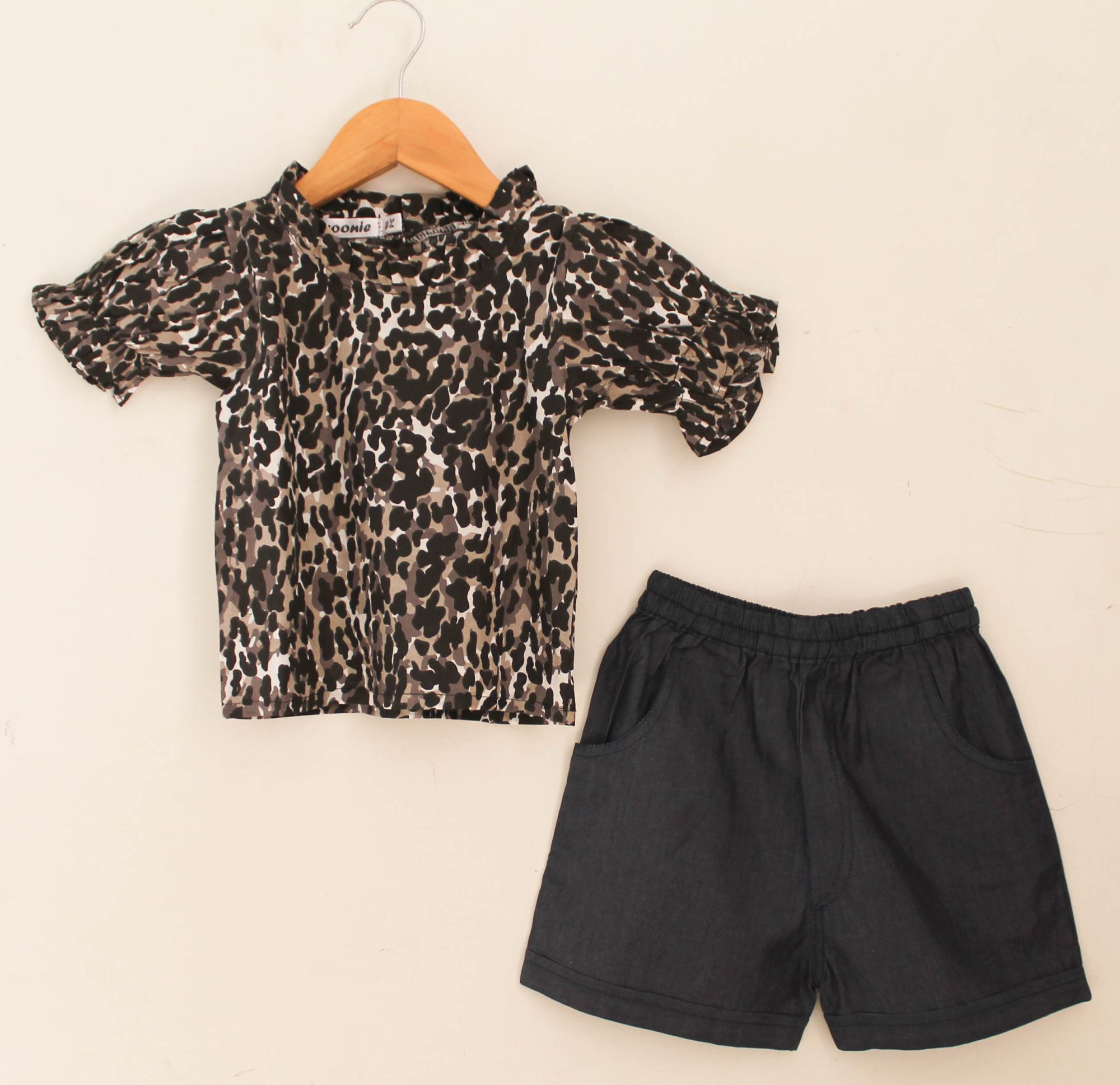 Woonie Half Sleeves Animal Print Rufflle Detail Top & Solid Shorts Set-Black
