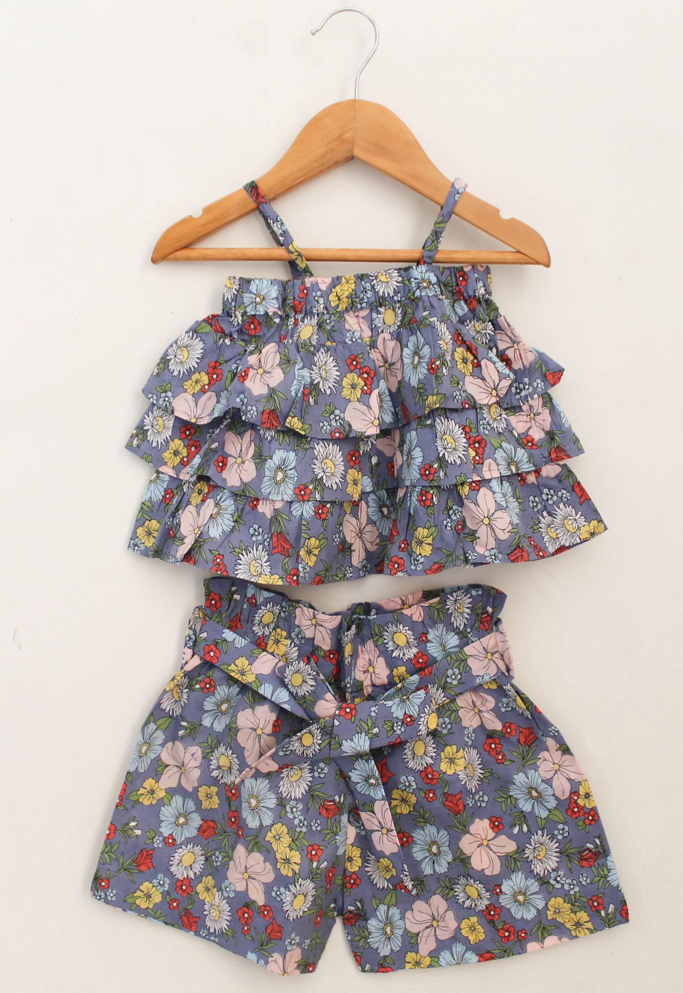 Woonie Sleeveless Frill Design Floral Top With Shorts-Grey