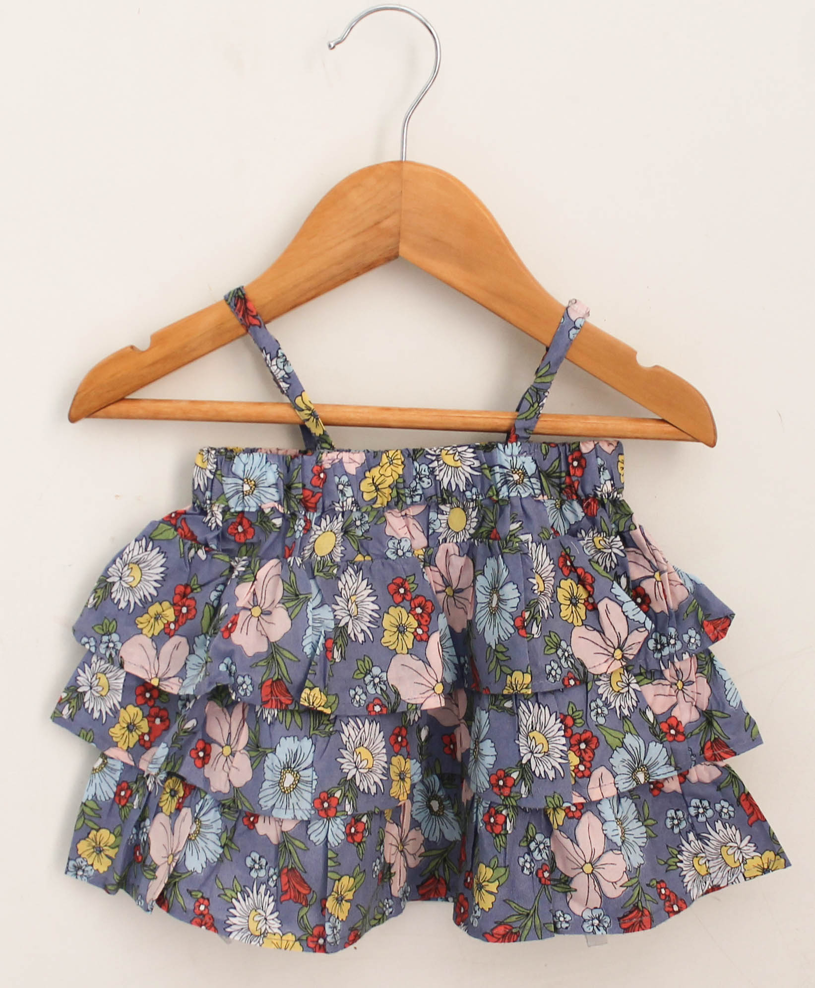 Woonie Sleeveless Frill Design Floral Top With Shorts-Grey
