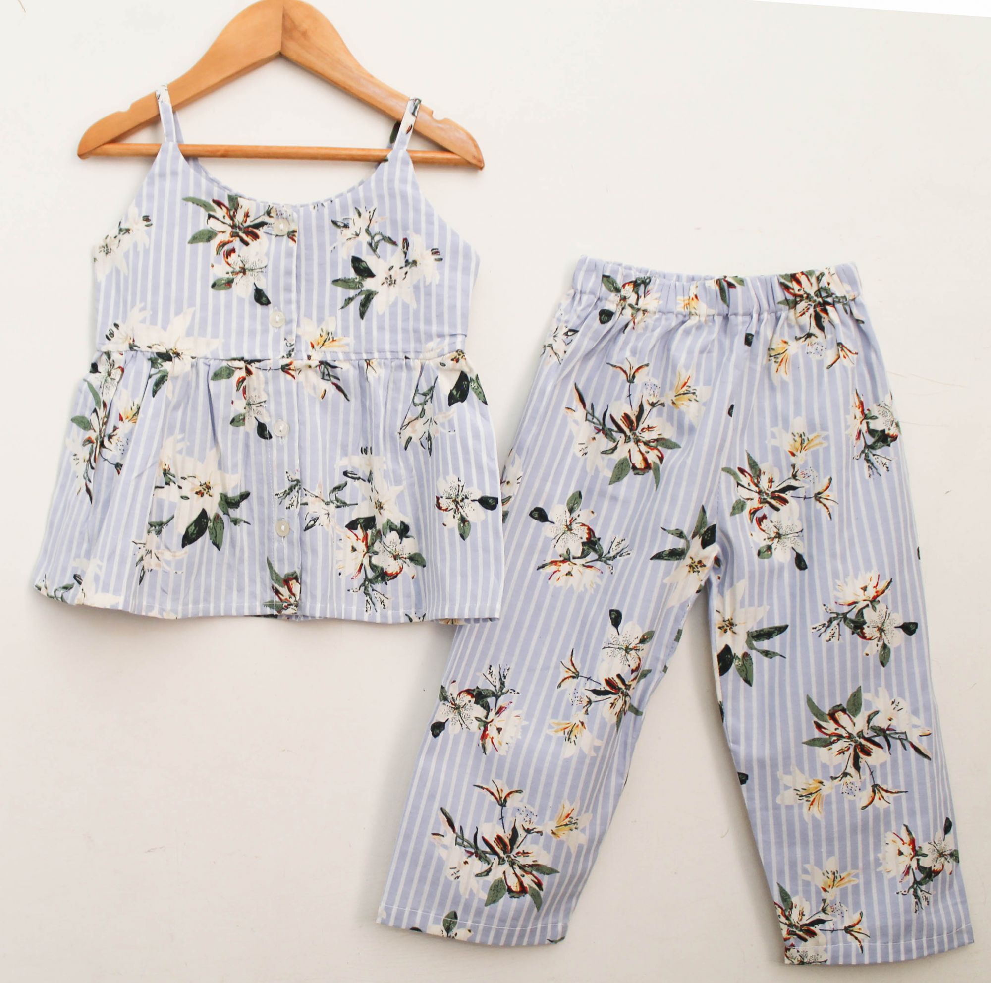 Woonie Sleeveless Floral Printed Top With CulottesLight Blue