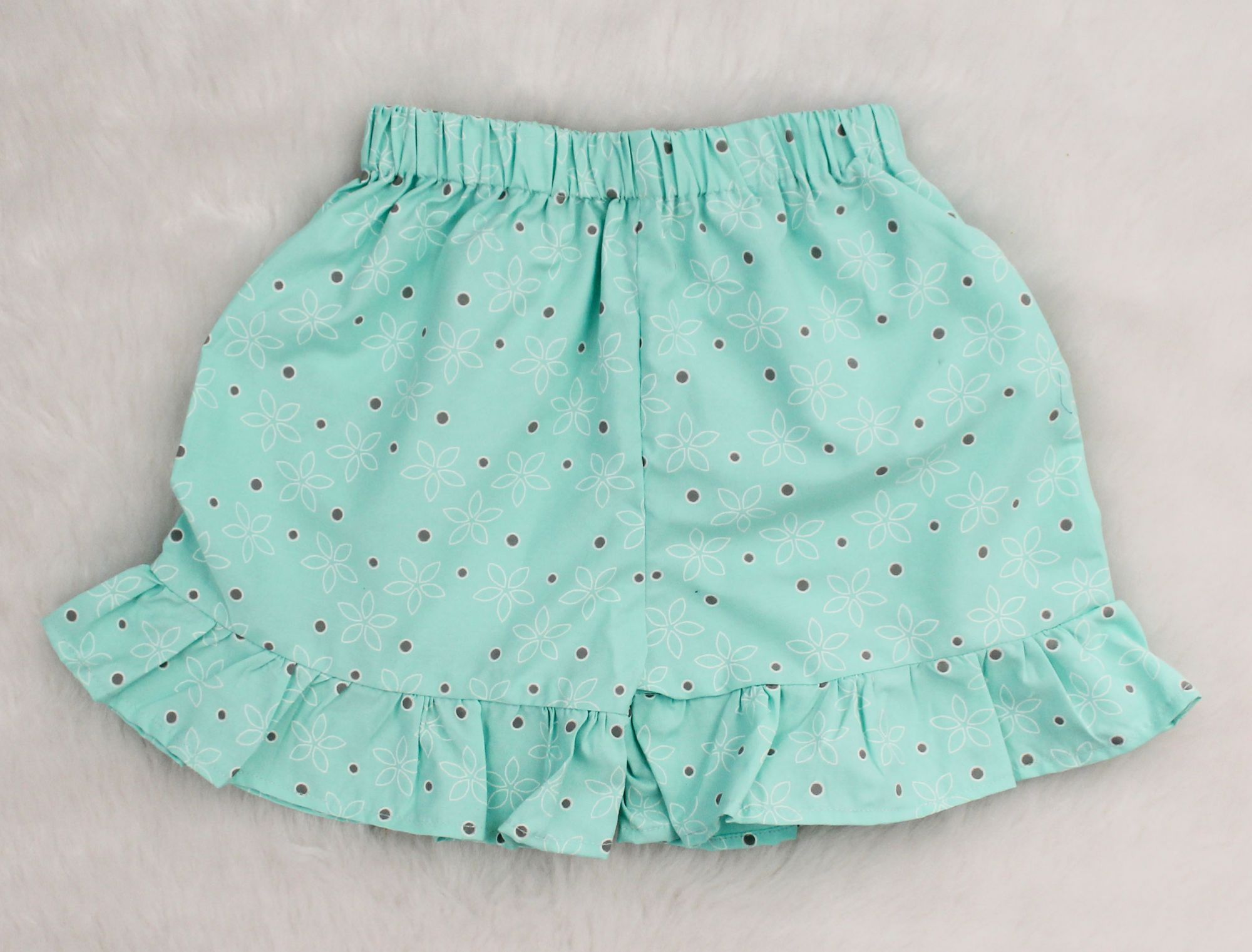 Woonie Puff Sleeves Dot And Floral Motif Print Top With Frill Detail Shorts - Green