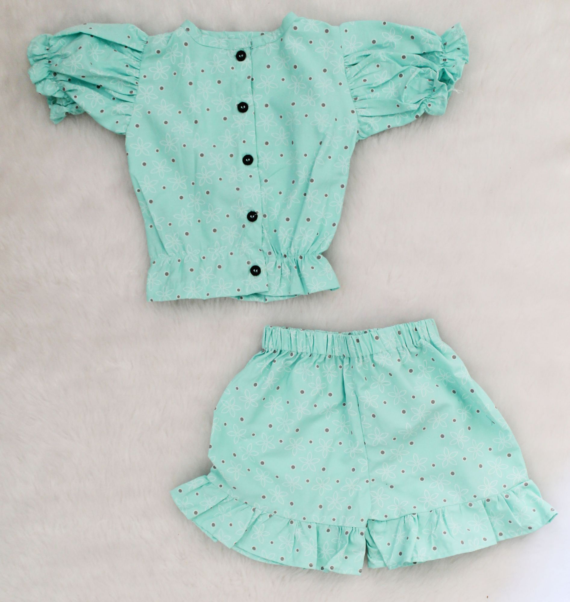 Woonie Puff Sleeves Dot And Floral Motif Print Top With Frill Detail Shorts - Green
