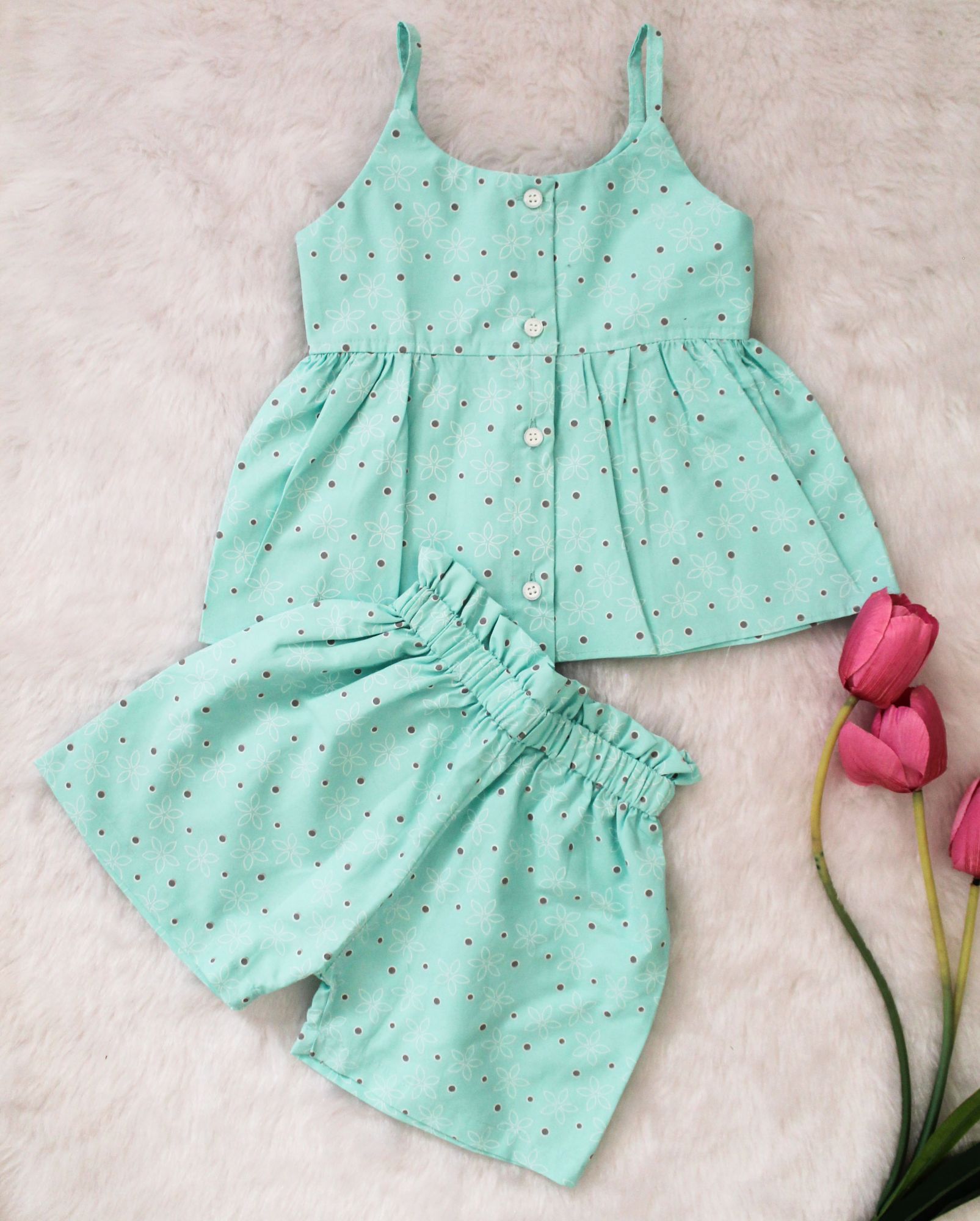 Woonie Sleeveless Printed Top With Short - Green