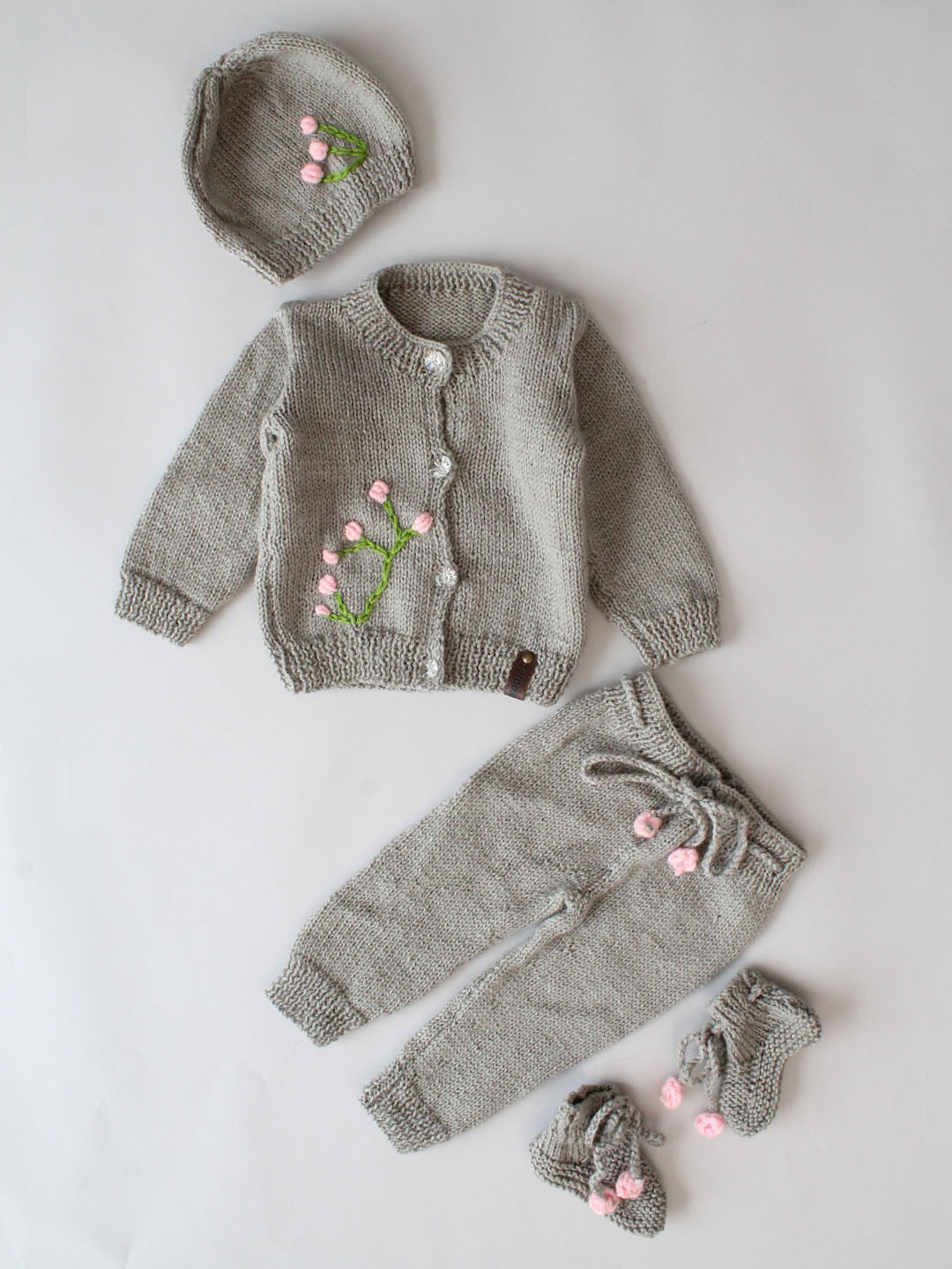 Handknitted Embroidered Ribbed Sweater and Pants Set - Grey