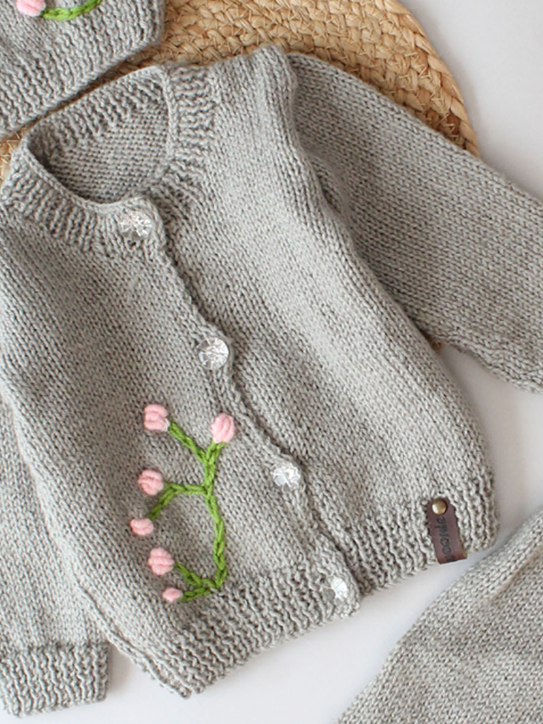 Handknitted Embroidered Ribbed Sweater and Pants Set - Grey