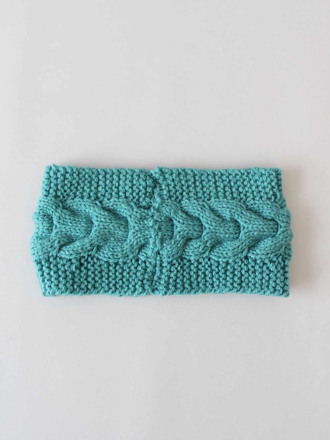 Handknitted Horseshoe Cable Stitch headband for women-Green
