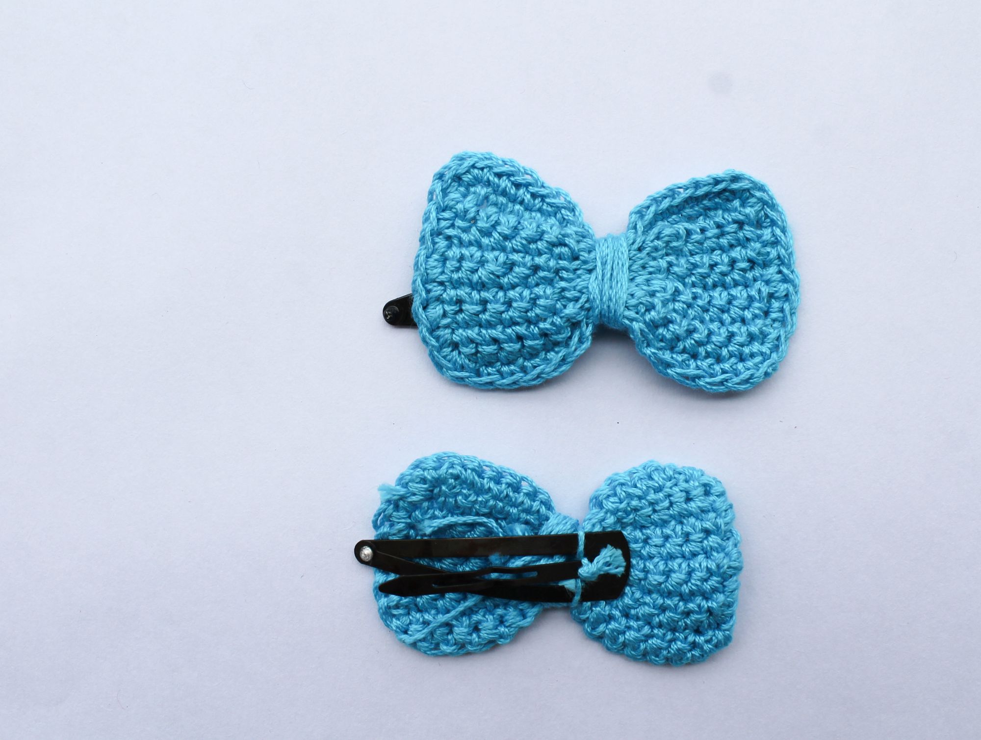 Handmade Crochet Bow Tic Tac Hair Pins for Girls - Blue Woonie