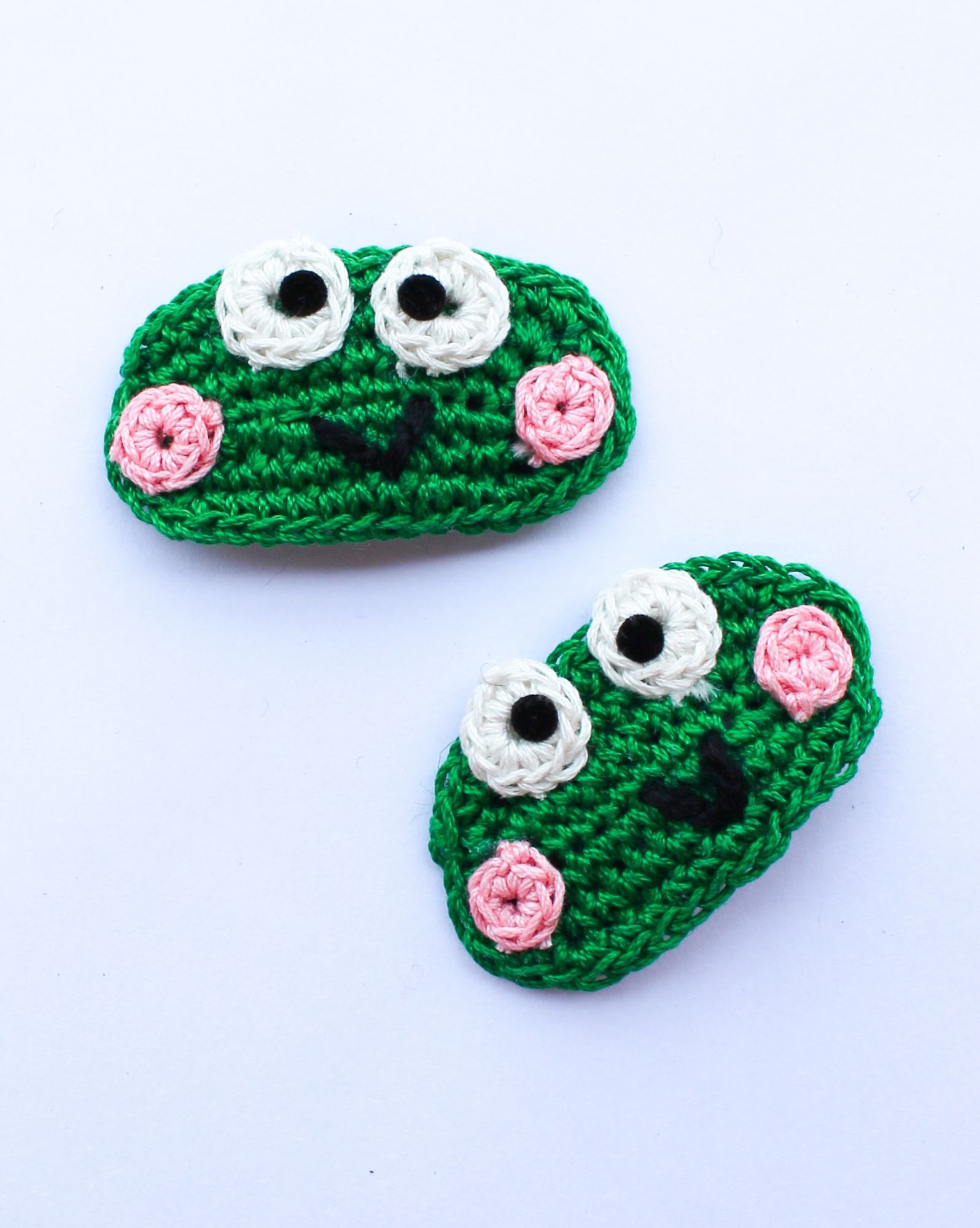 Handmade Crochet Frog Tic Tac Hair Pins for Girls  Green  Woonie