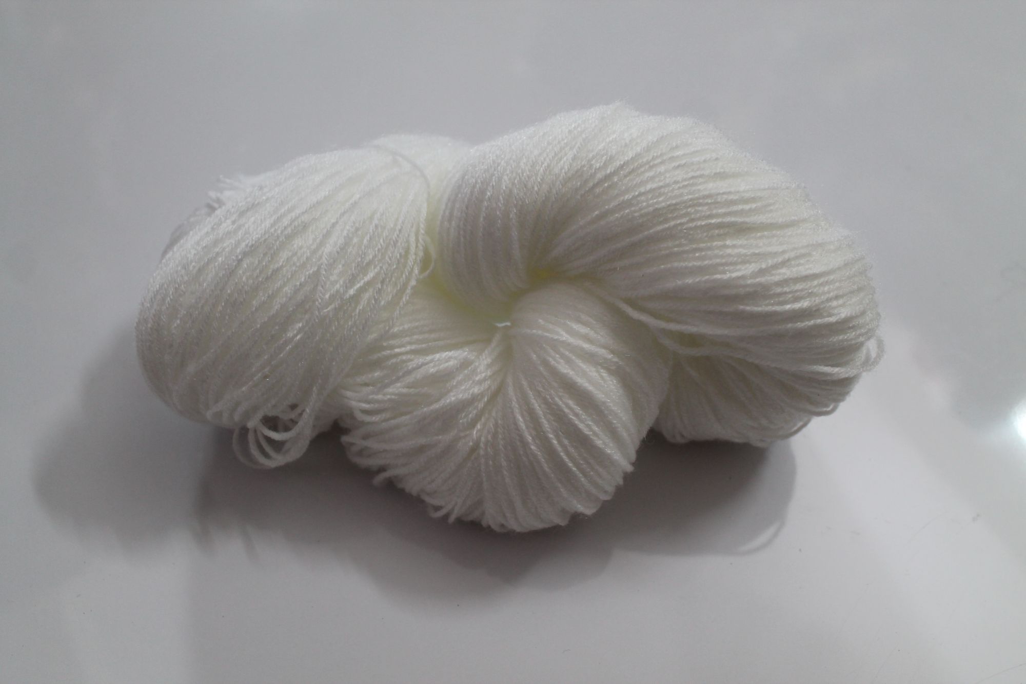 Oswal Knitplus 4 Ply Acrylic Woolen Yarn - White