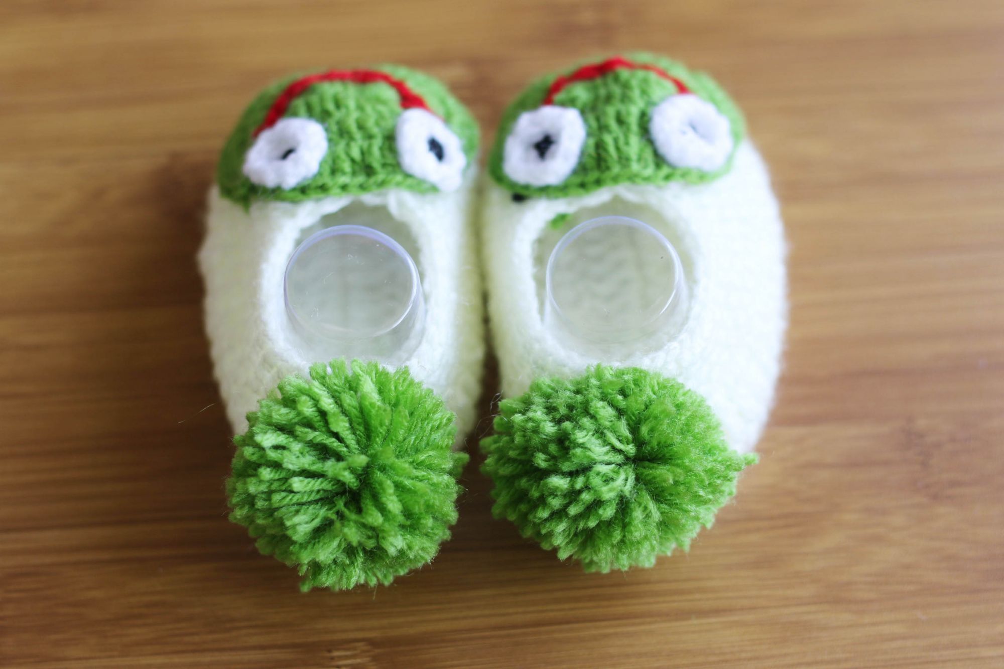 Woonie Handmade Frog Booties