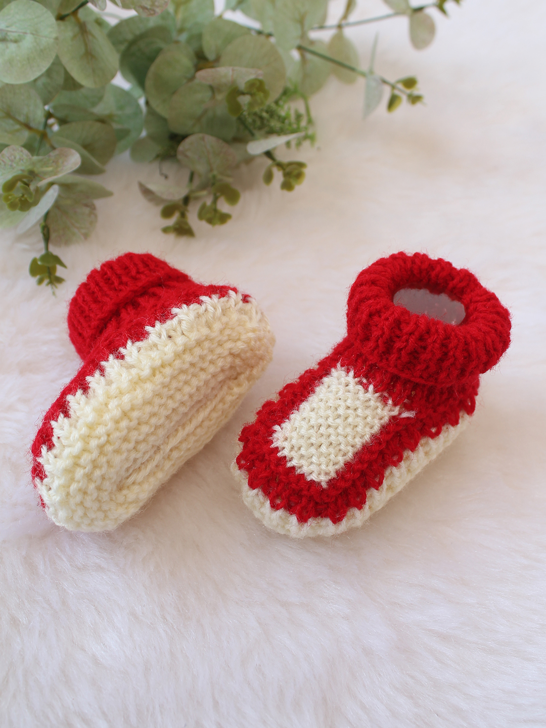 Woonie Handknitted Textured Booties - Red