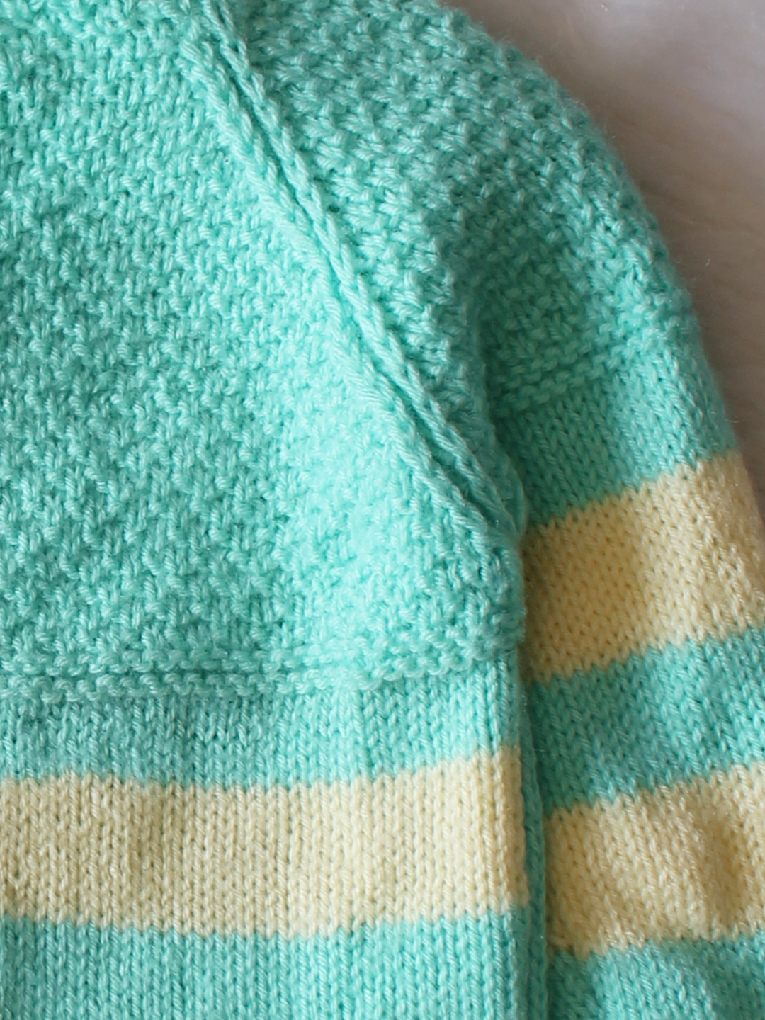 Woonie Handknitted Full Sleeves Striped Designed Cardigan - Green